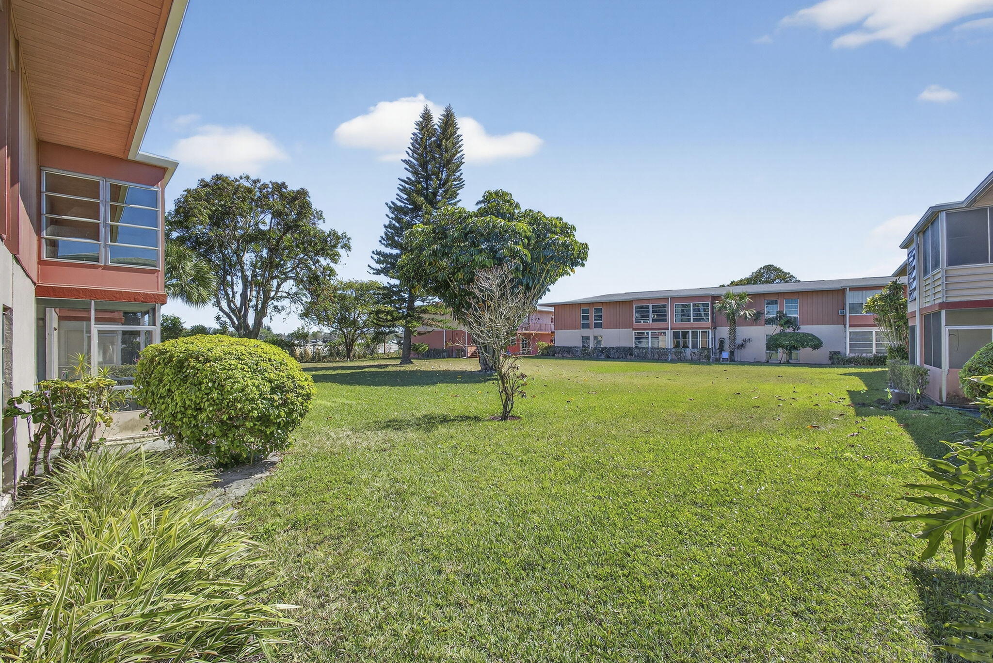 CENTURY VILLAGE GOLFS EDGE CONDS A THRU G - Residential