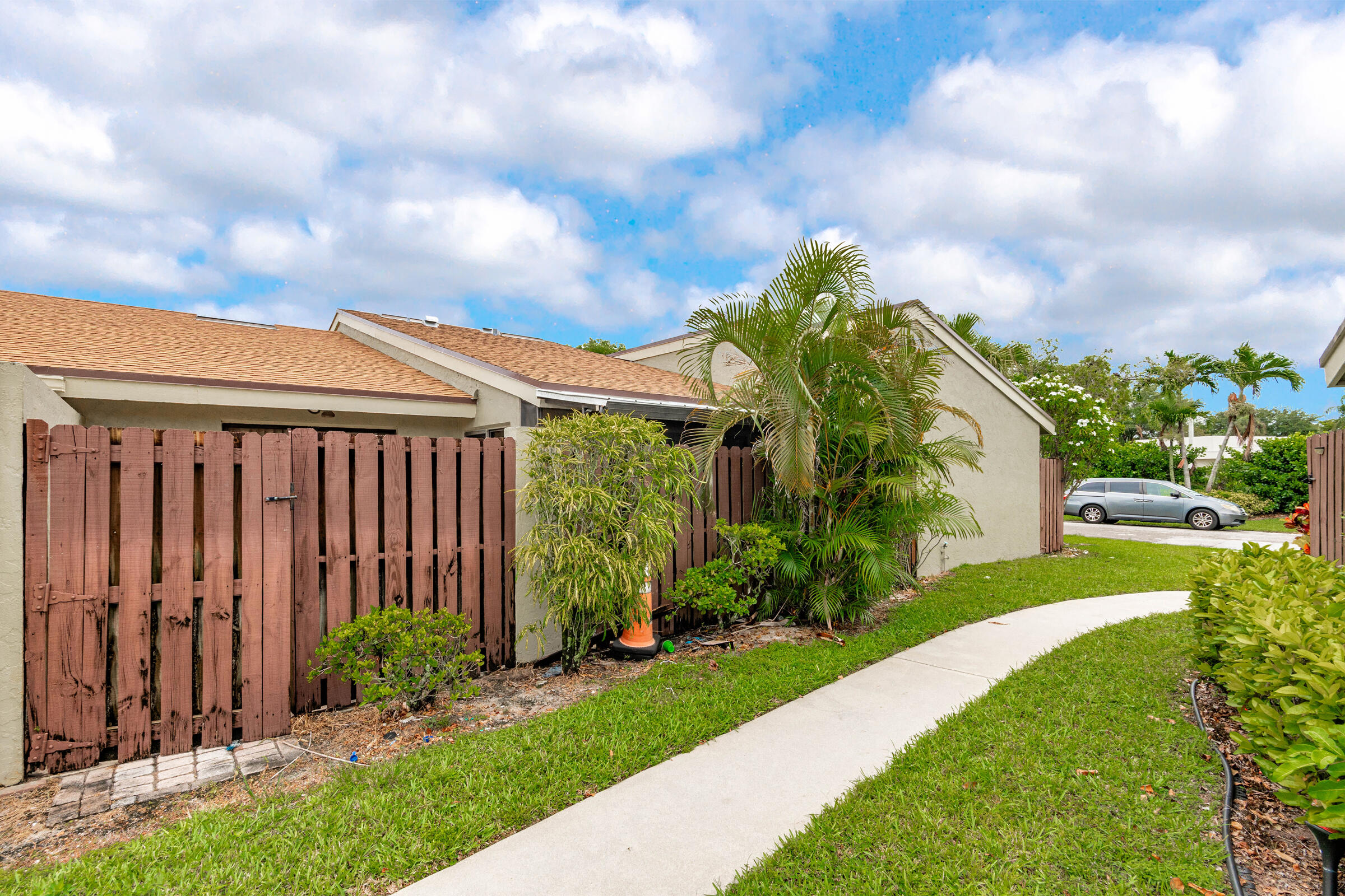 MEADOWS 300 1 - Residential