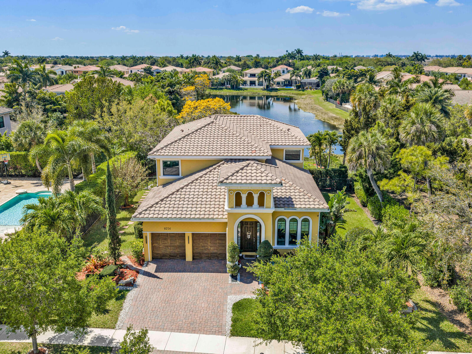 PARKLAND GOLF AND COUNTRY CLUB - Residential
