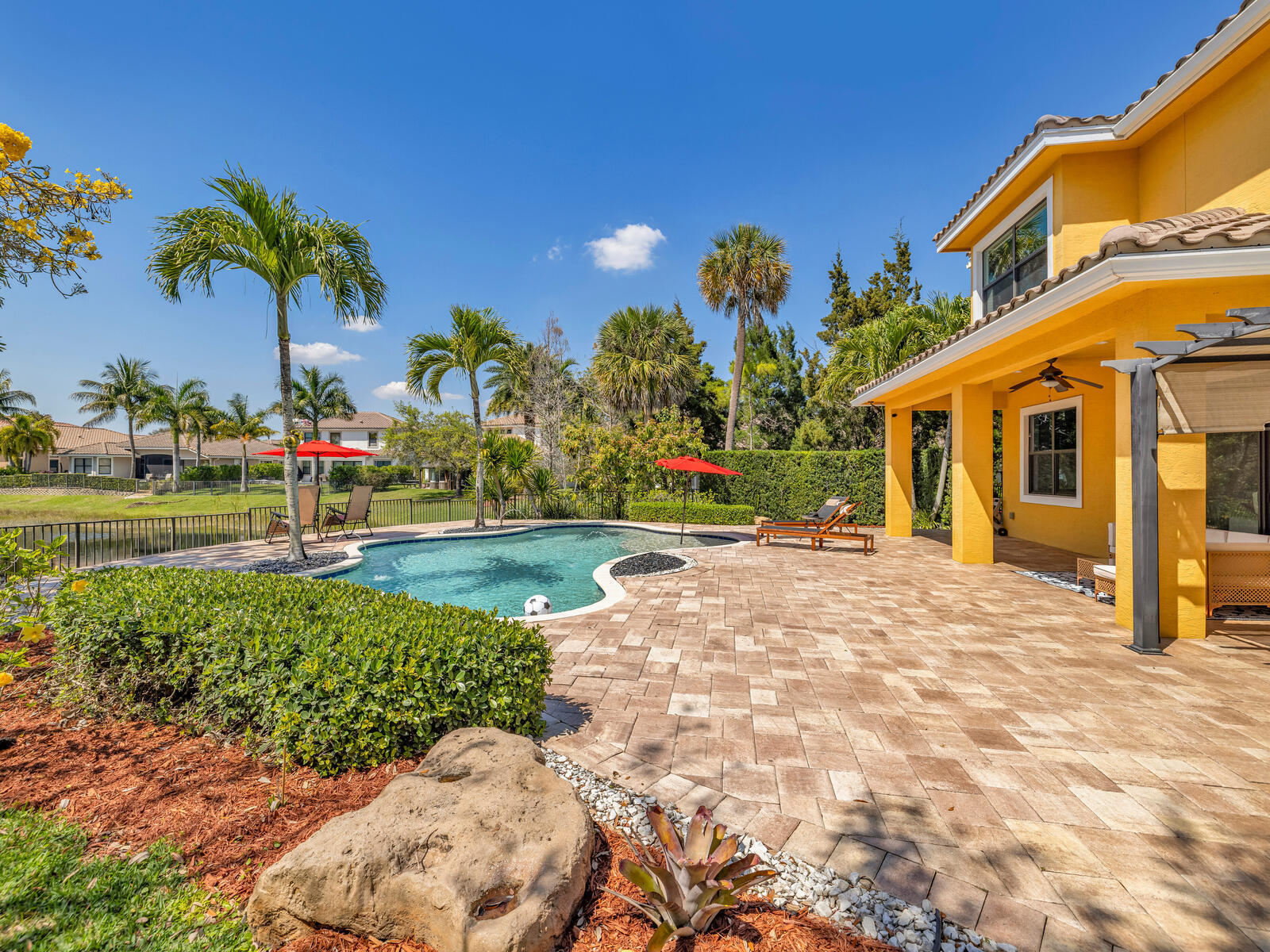 PARKLAND GOLF AND COUNTRY CLUB - Residential