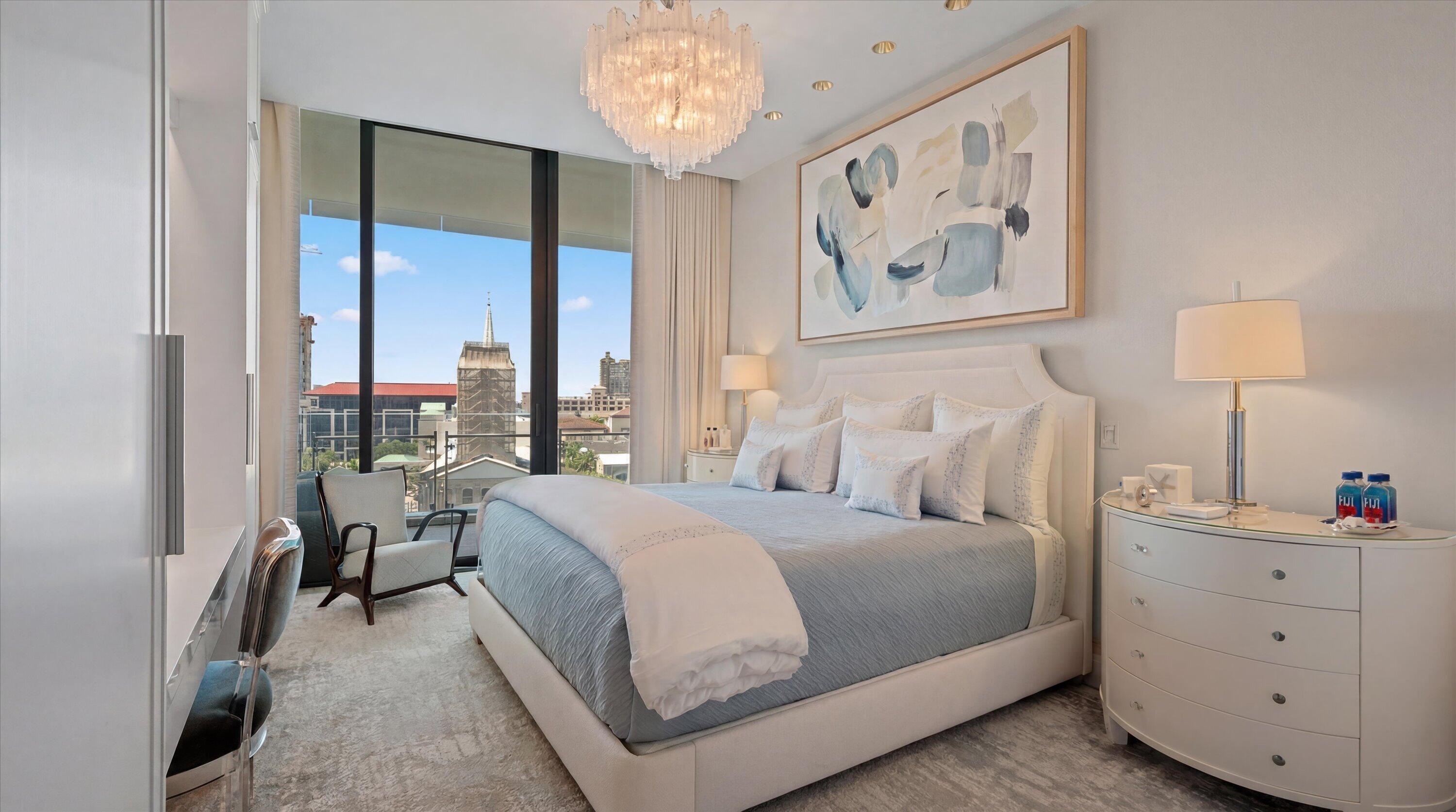 BRISTOL CONDO - Residential