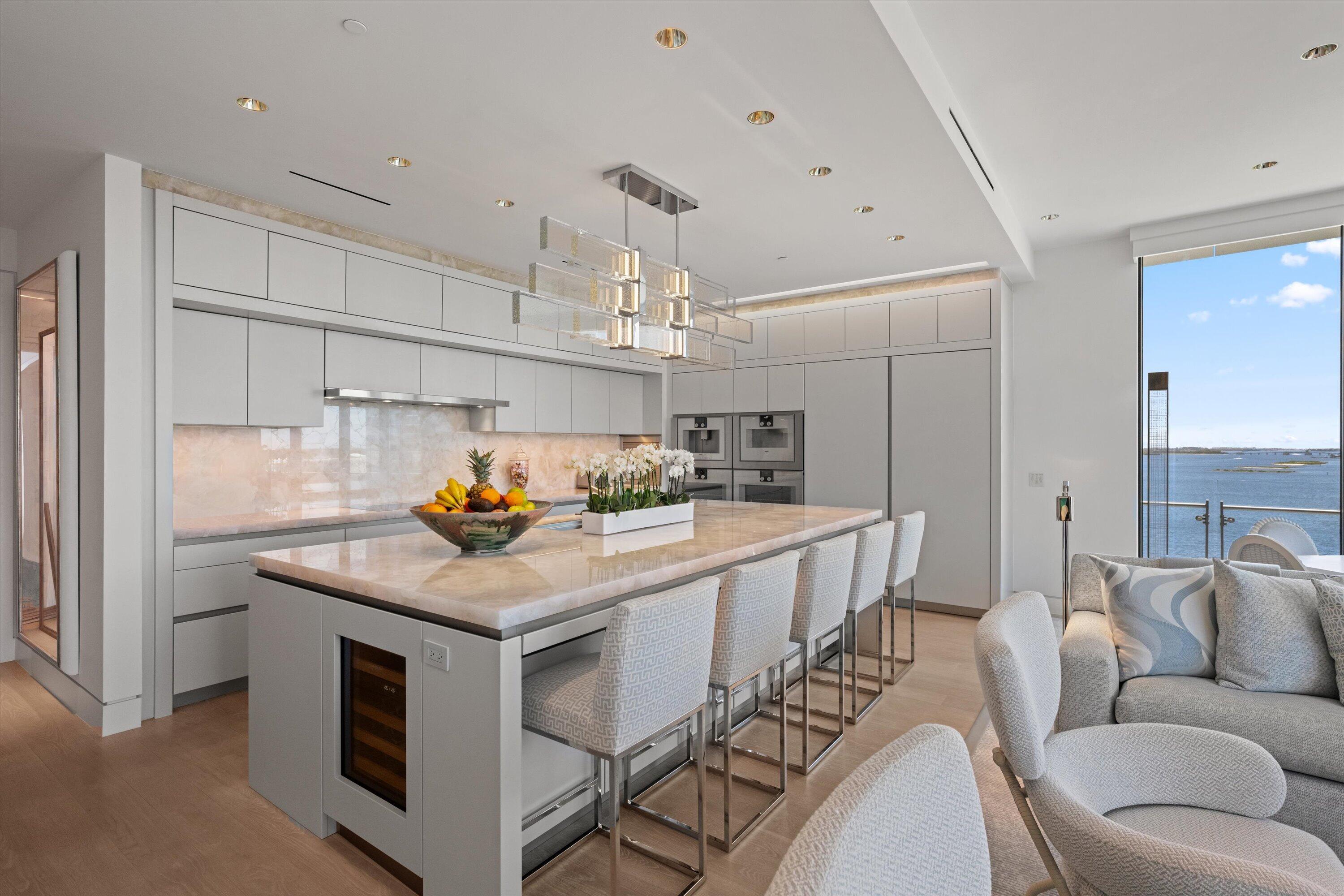BRISTOL CONDO - Residential