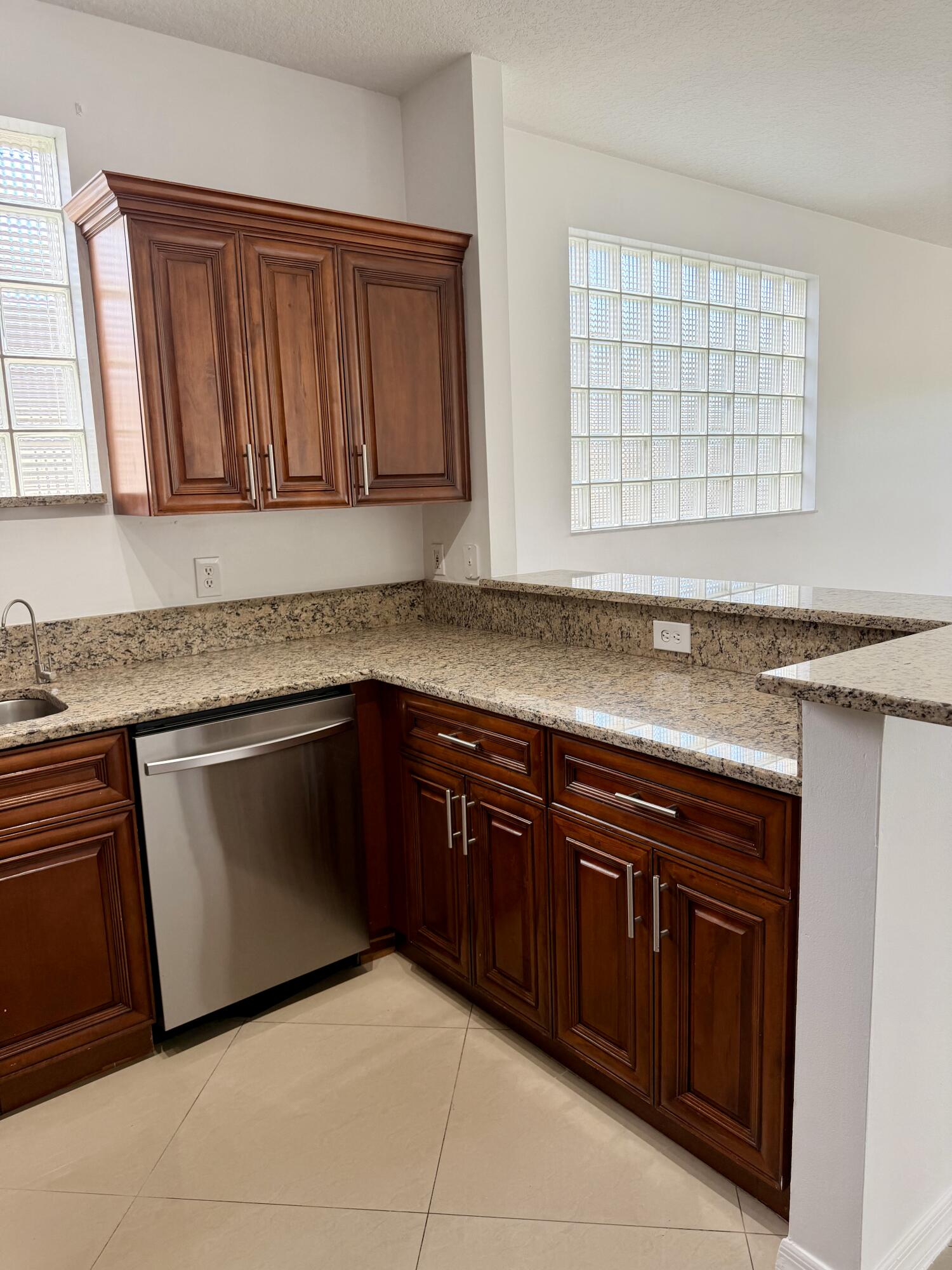 HARBOUR SPRINGS AT MISSION BAY - Residential Lease