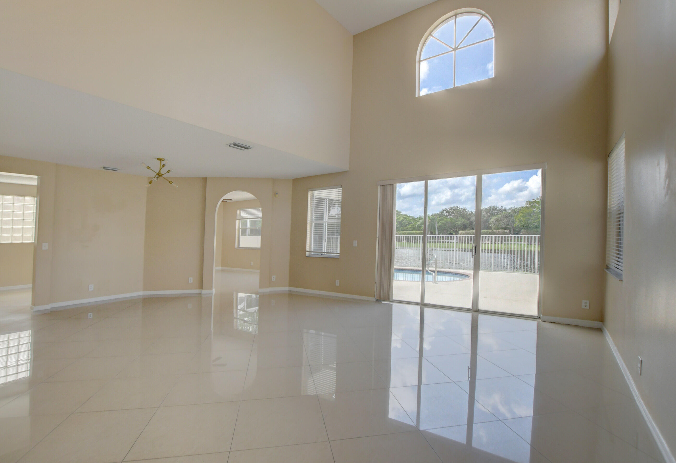 HARBOUR SPRINGS AT MISSION BAY - Residential Lease
