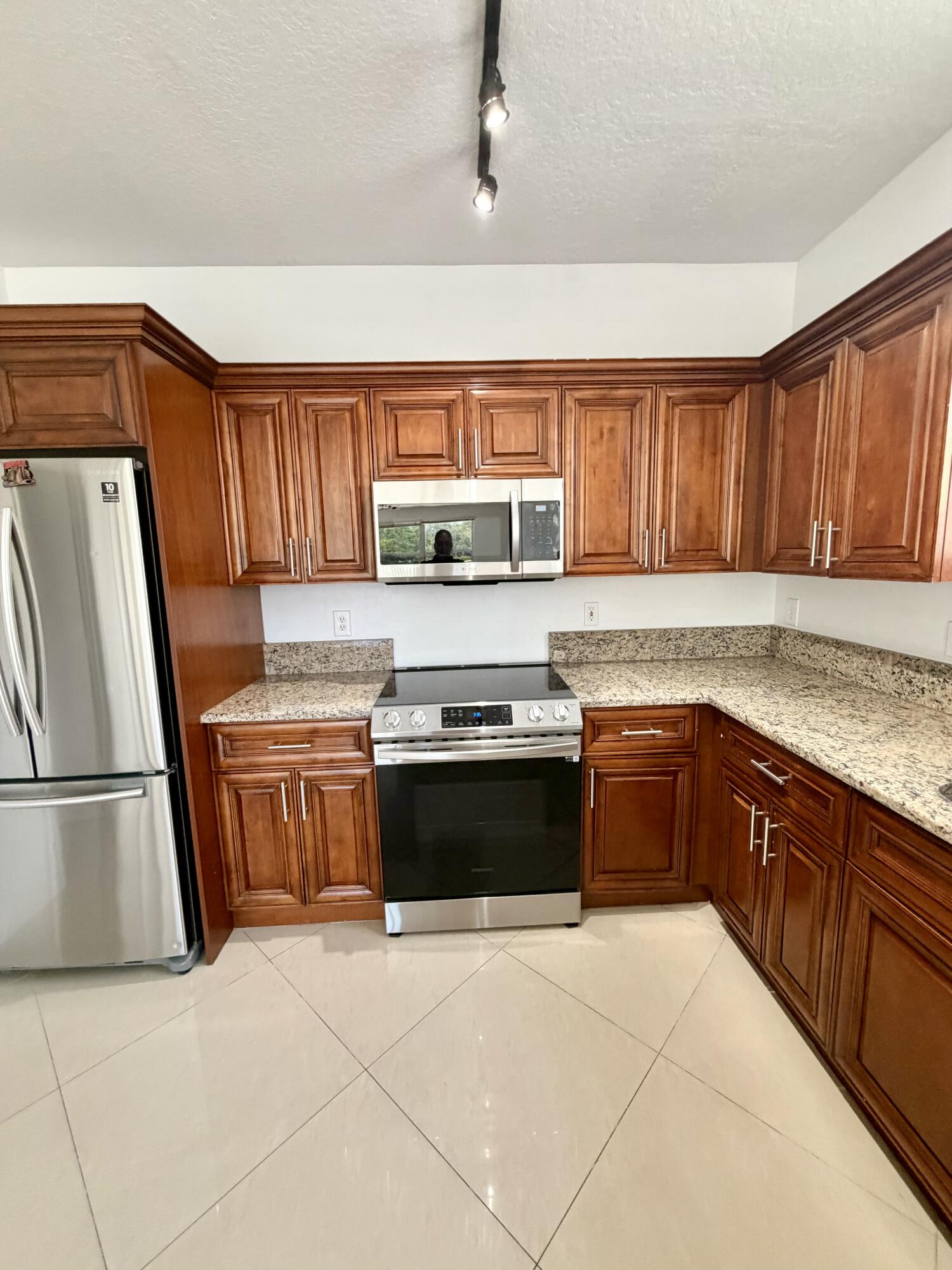 HARBOUR SPRINGS AT MISSION BAY - Residential Lease