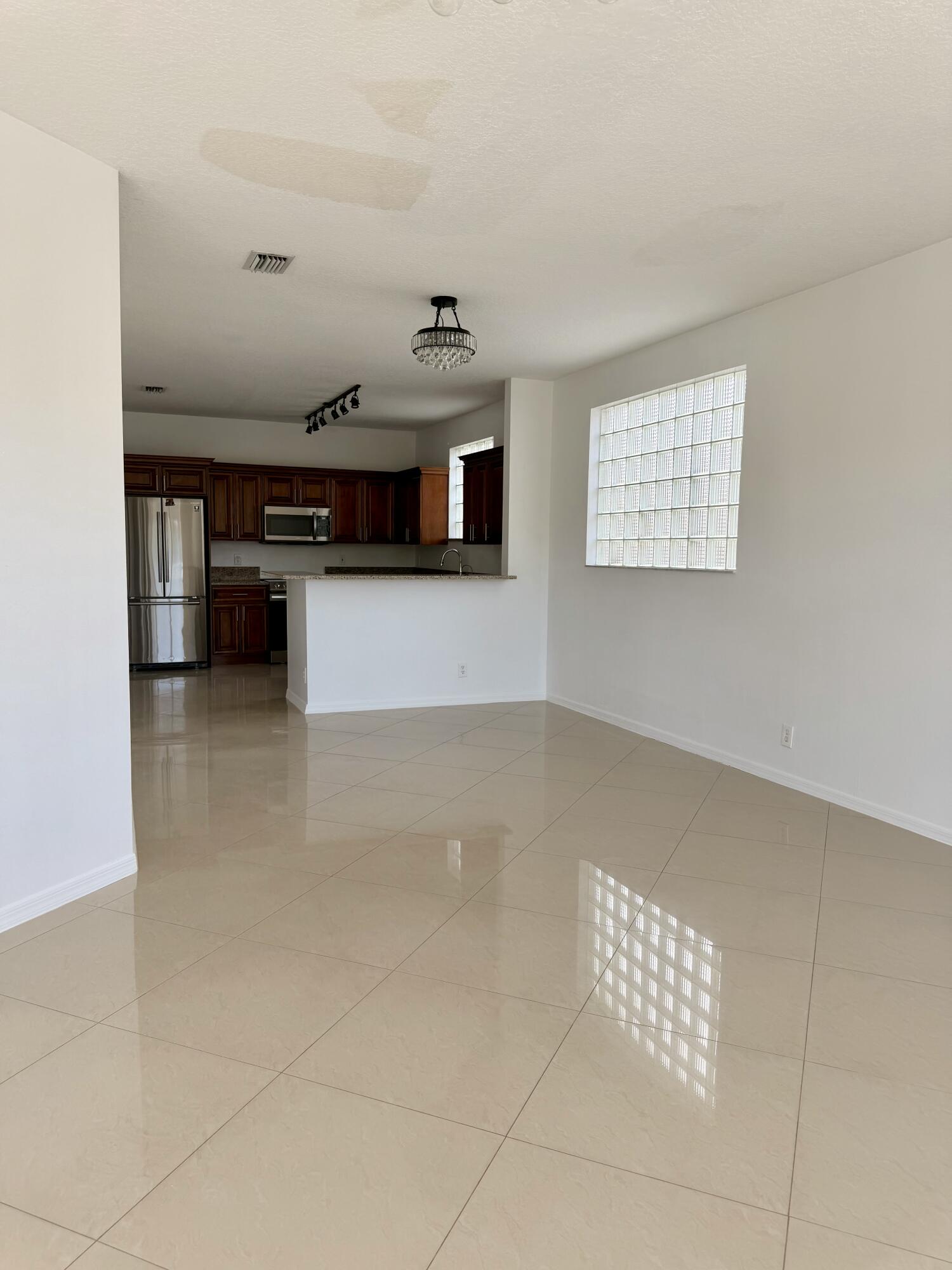 HARBOUR SPRINGS AT MISSION BAY - Residential Lease