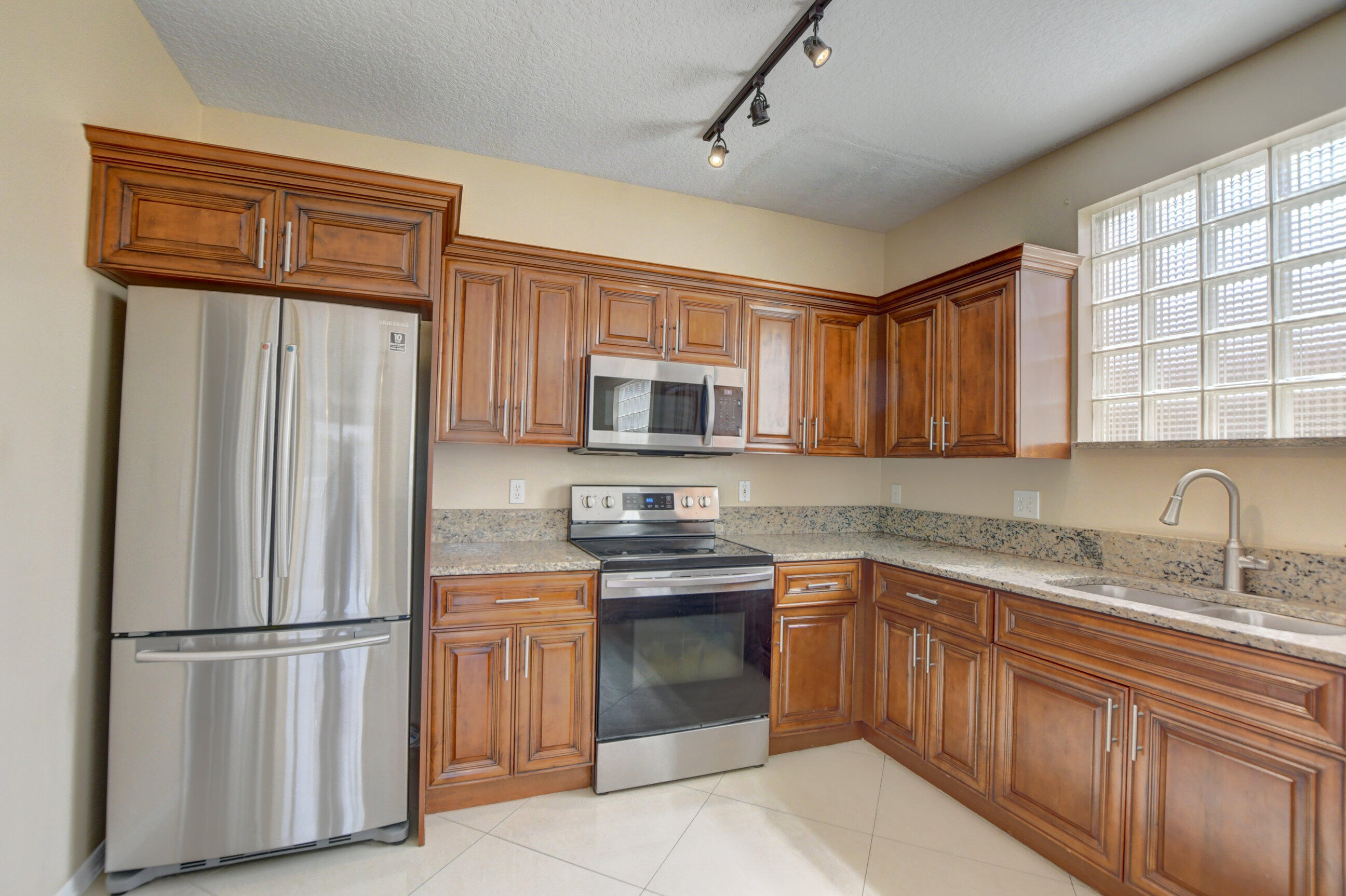 HARBOUR SPRINGS AT MISSION BAY - Residential Lease