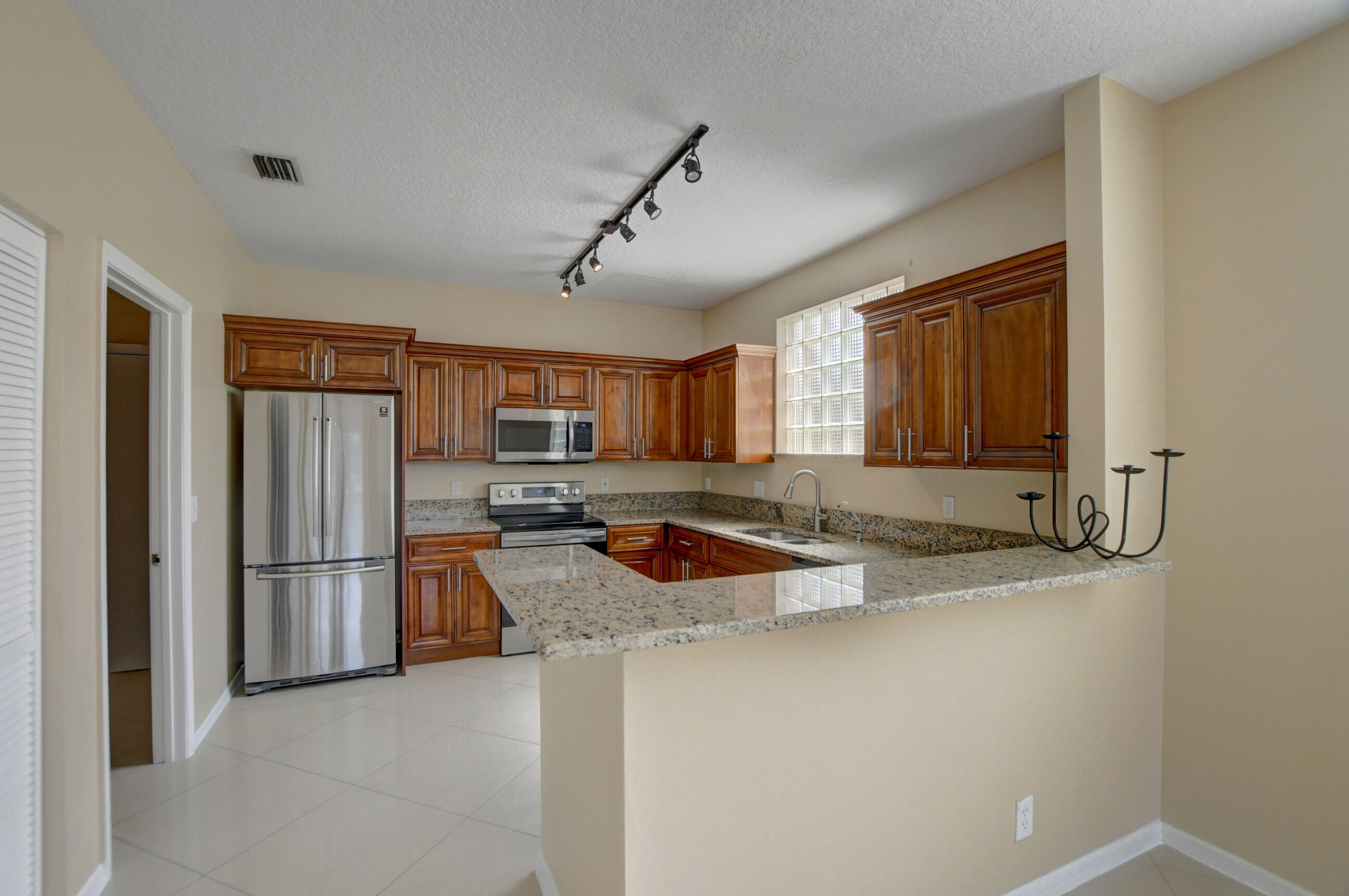 HARBOUR SPRINGS AT MISSION BAY - Residential Lease