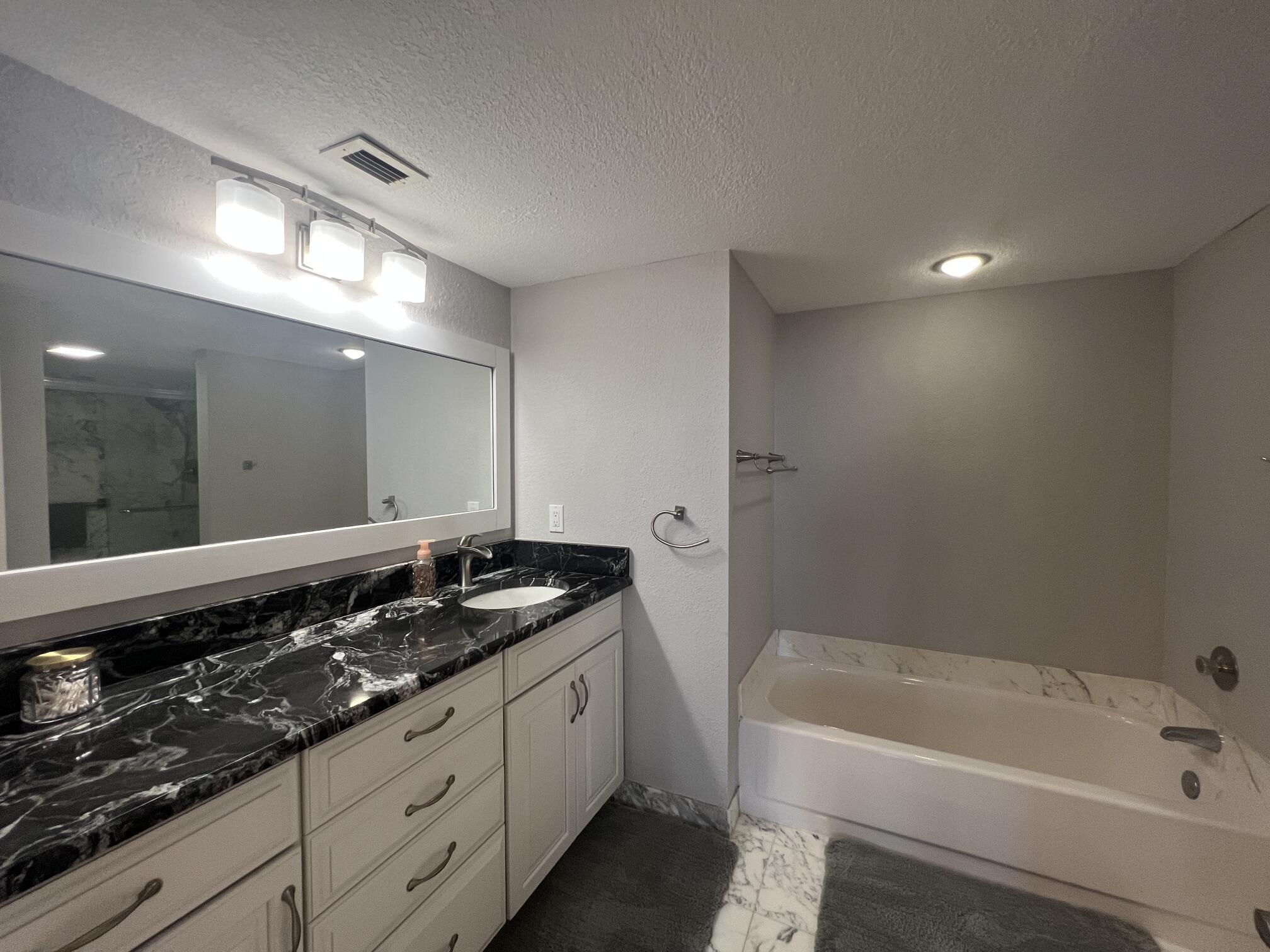 OCEANTREE CONDO - Residential