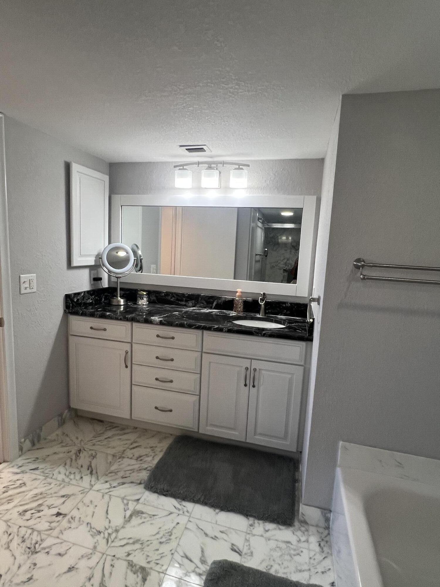 OCEANTREE CONDO - Residential