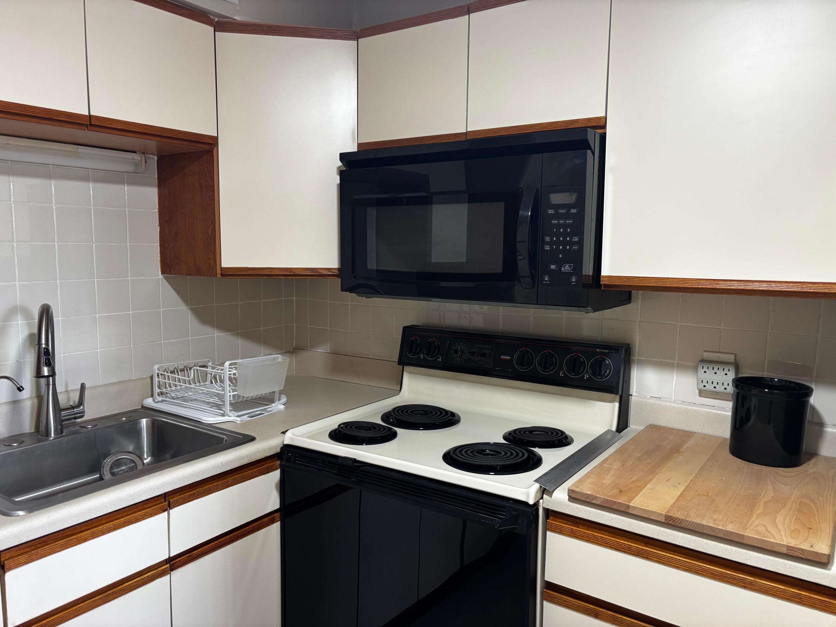 NORTHAMPTON CONDOS - Residential Lease