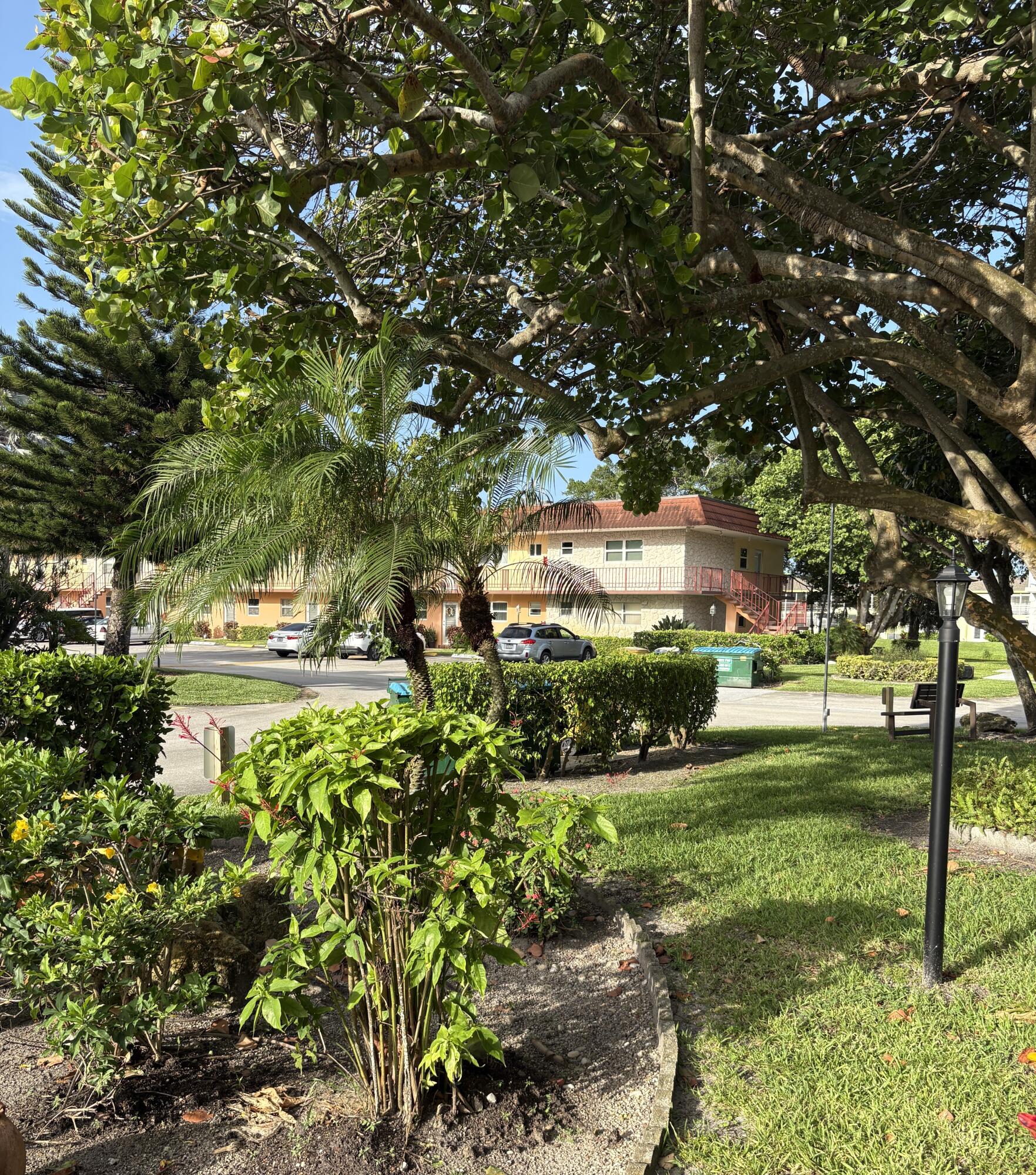 CENTURY VILLAGE / OXFORD CONDO - Residential
