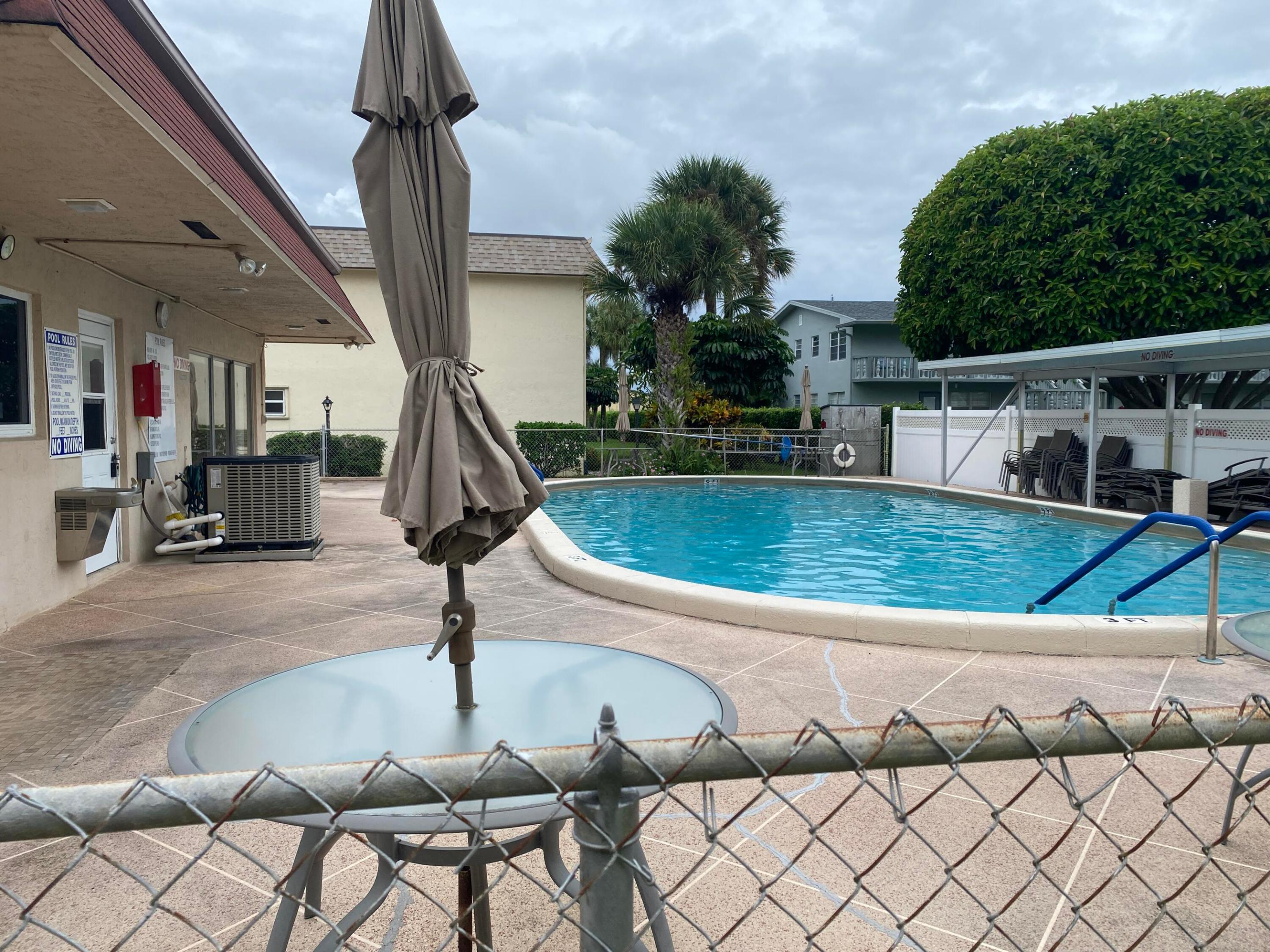 CENTURY VILLAGE / OXFORD CONDO - Residential