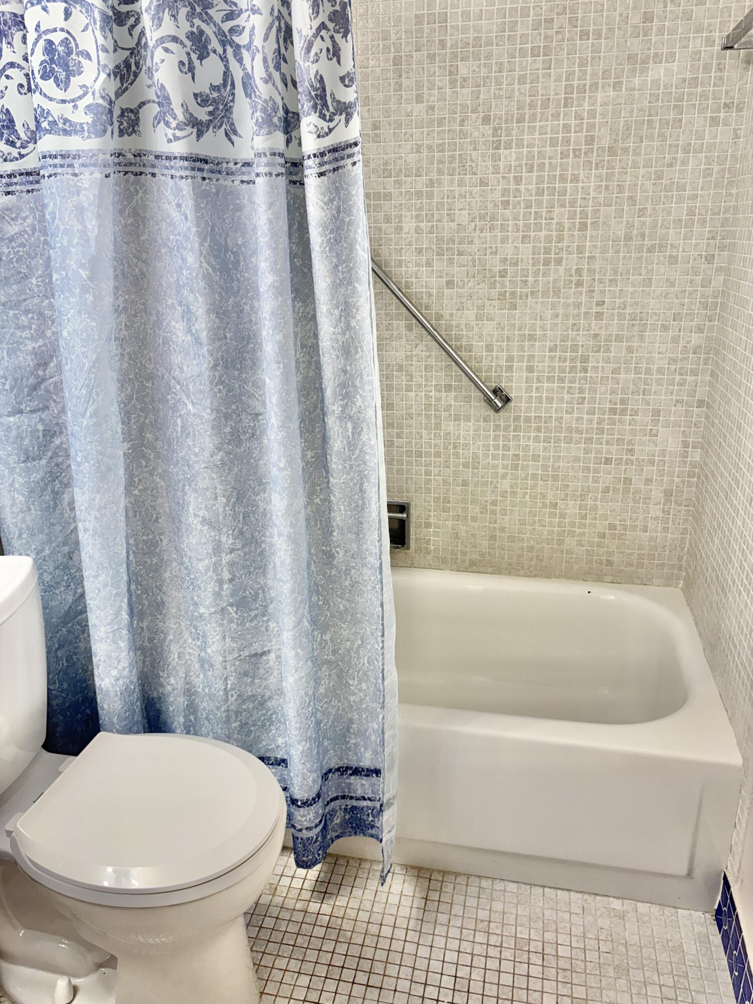 CENTURY VILLAGE / OXFORD CONDO - Residential