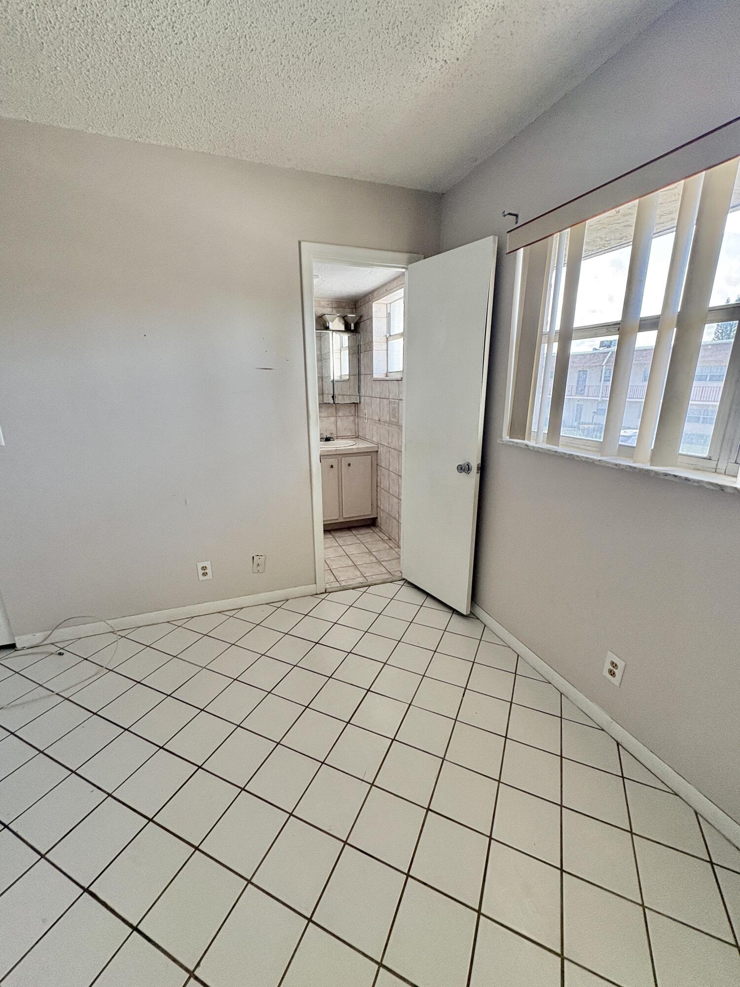 CENTURY VILLAGE / OXFORD CONDO - Residential