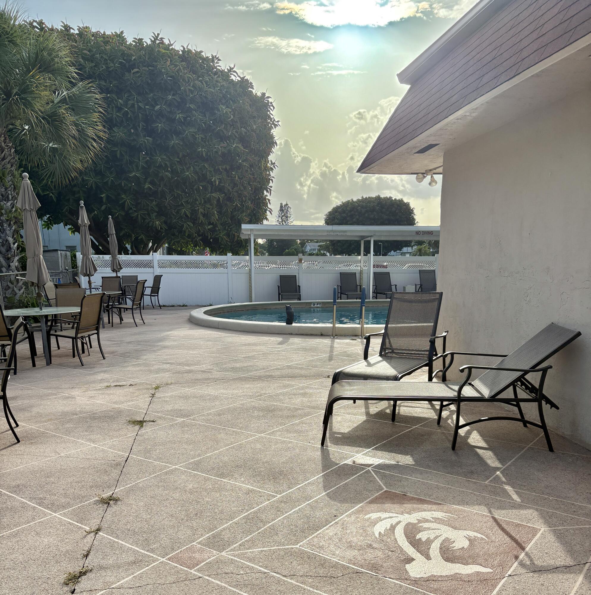 CENTURY VILLAGE / OXFORD CONDO - Residential