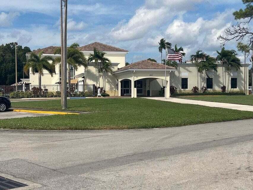 CENTURY VILLAGE / OXFORD CONDO - Residential