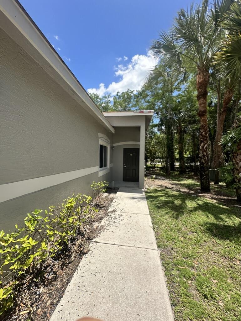 KENSINGTON OF ROYAL PALM BEACH CONDOI - Residential Lease