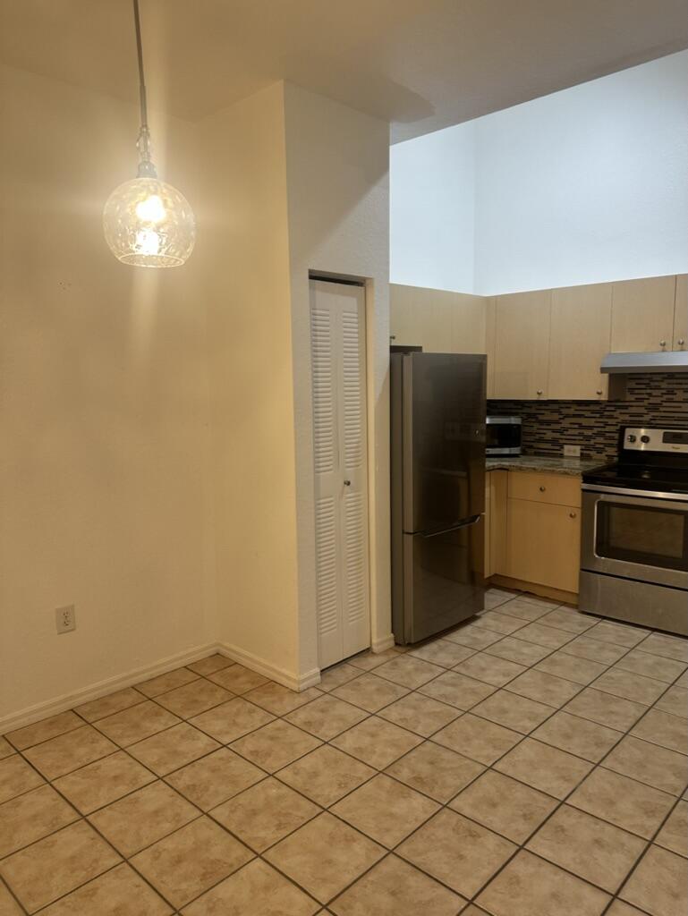 KENSINGTON OF ROYAL PALM BEACH CONDOI - Residential Lease