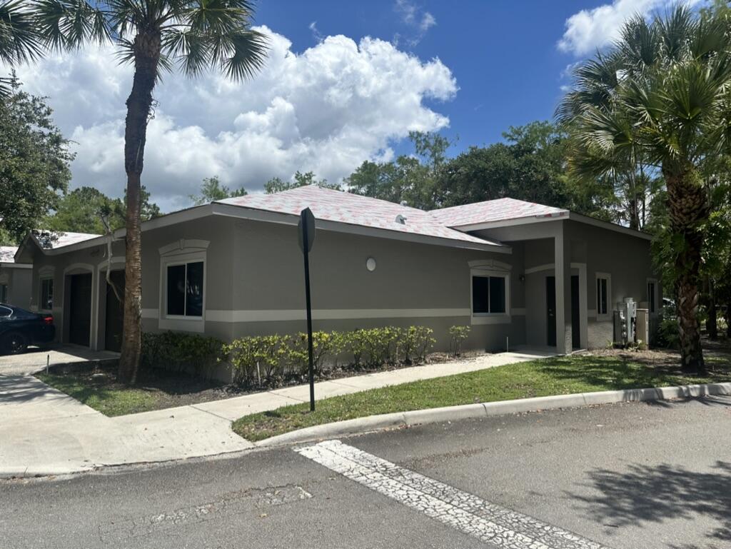 KENSINGTON OF ROYAL PALM BEACH CONDOI - Residential Lease