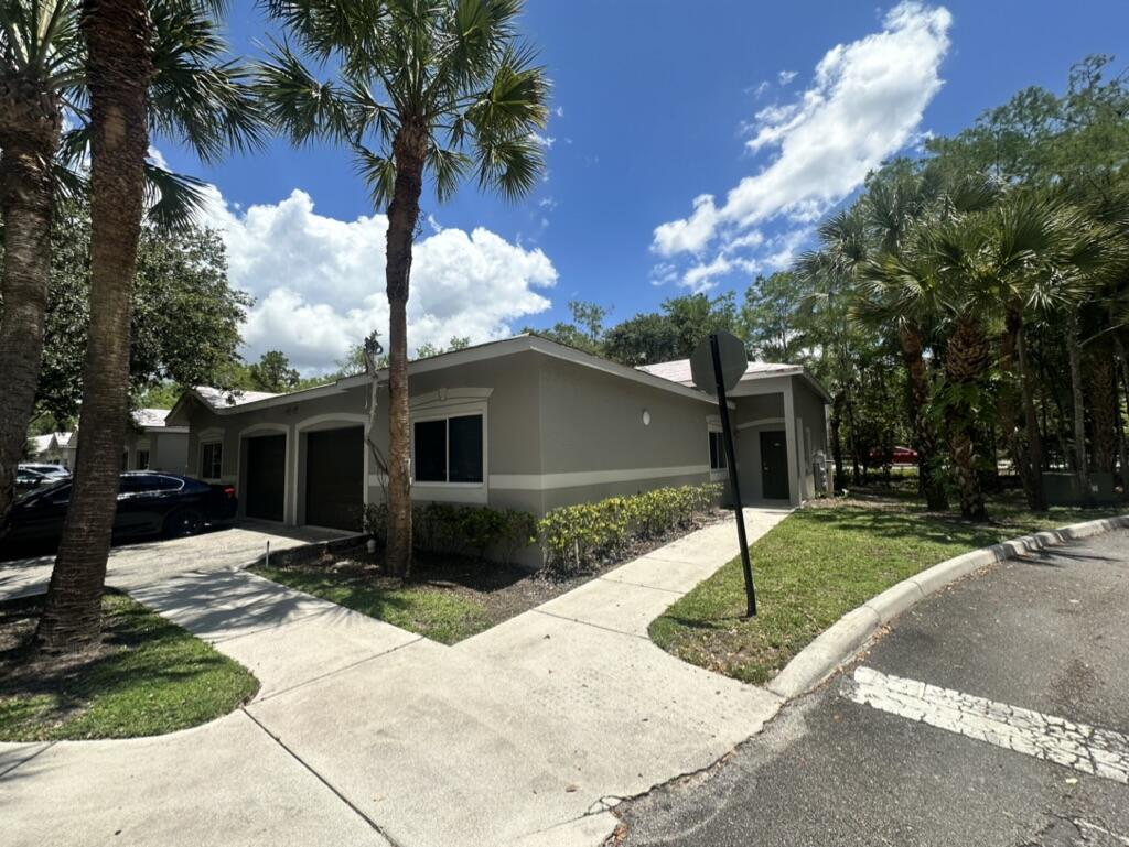 KENSINGTON OF ROYAL PALM BEACH CONDOI - Residential Lease