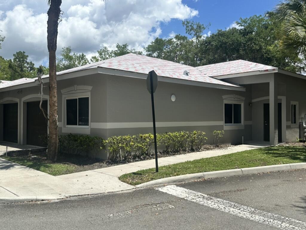 KENSINGTON OF ROYAL PALM BEACH CONDOI - Residential Lease