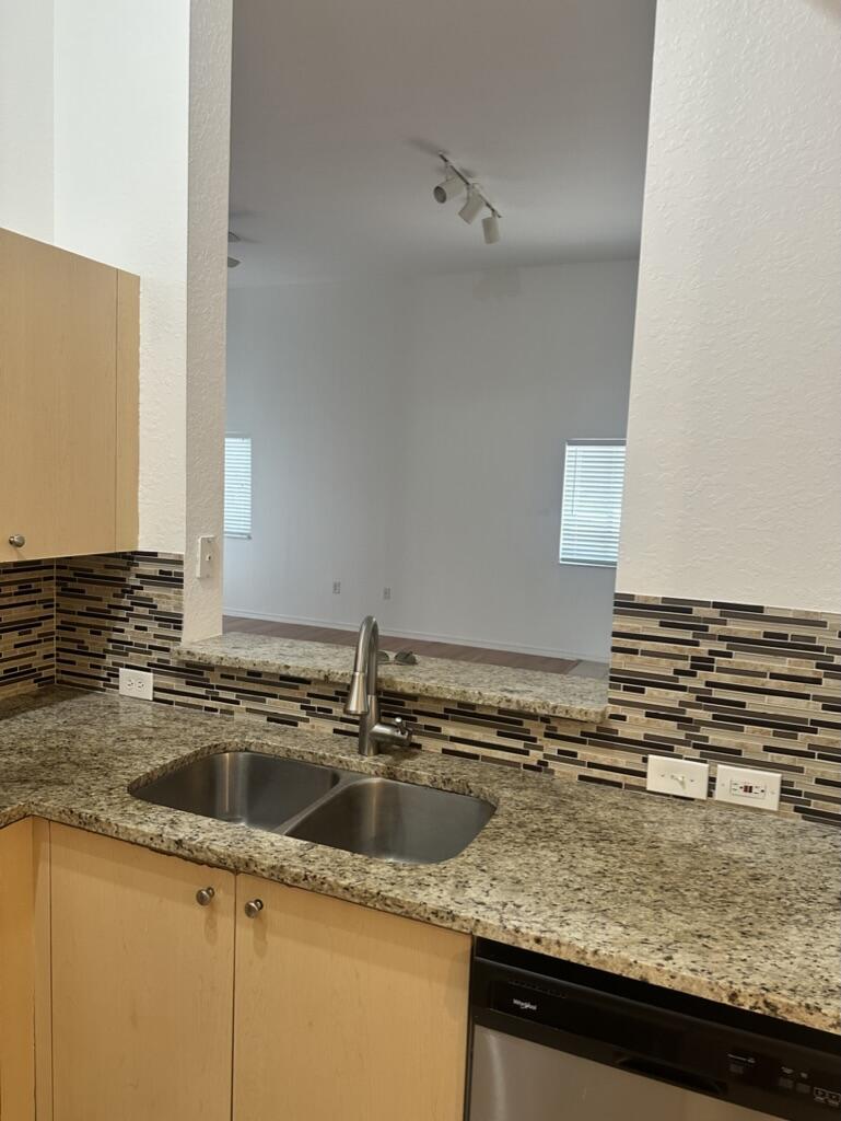 KENSINGTON OF ROYAL PALM BEACH CONDOI - Residential Lease