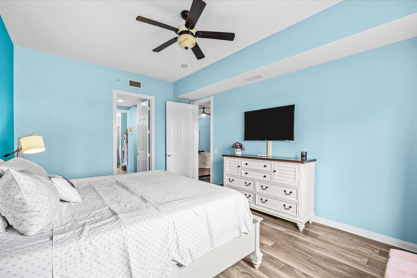 HARBOUR ISLE AT HUTCHINSON ISLAND WEST - Residential