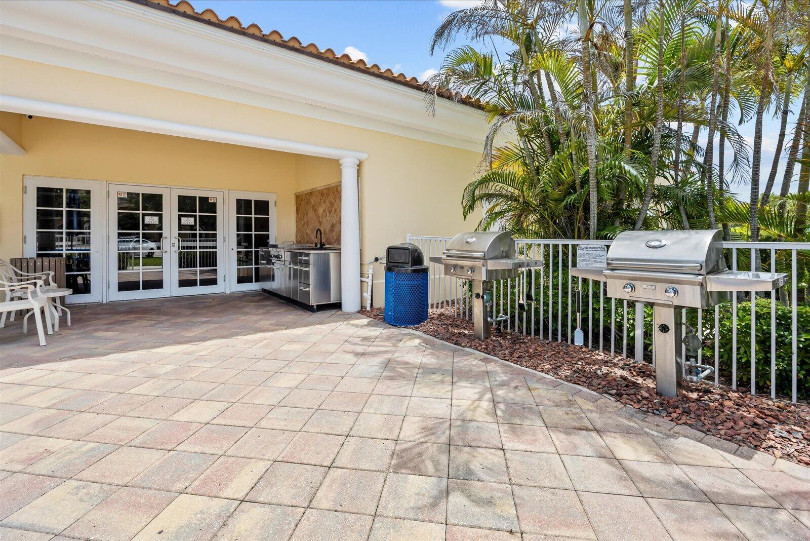HARBOUR ISLE AT HUTCHINSON ISLAND WEST - Residential