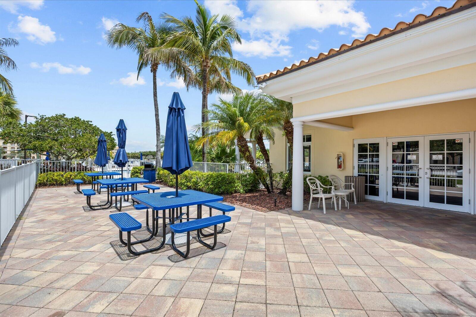 HARBOUR ISLE AT HUTCHINSON ISLAND WEST - Residential