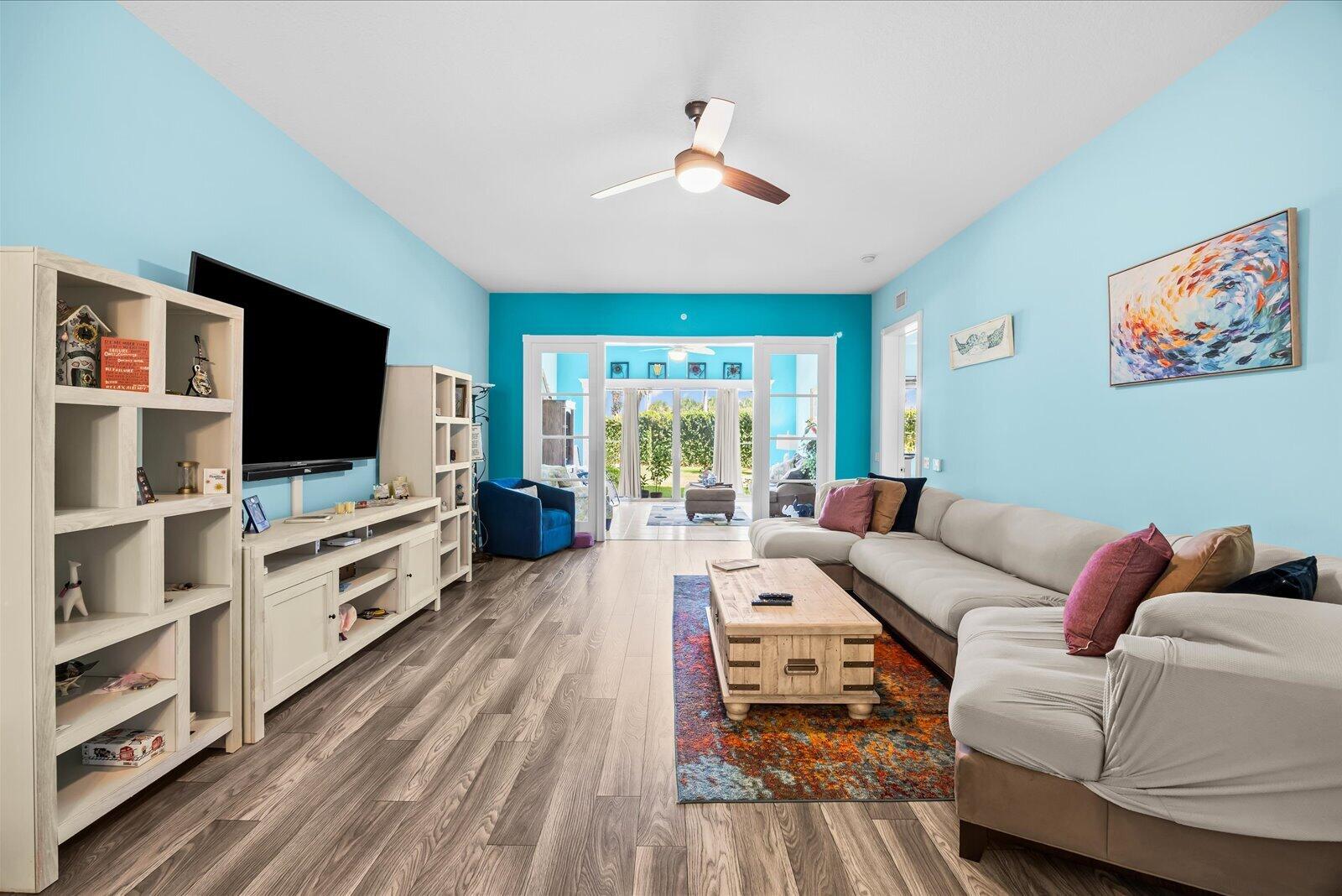 HARBOUR ISLE AT HUTCHINSON ISLAND WEST - Residential