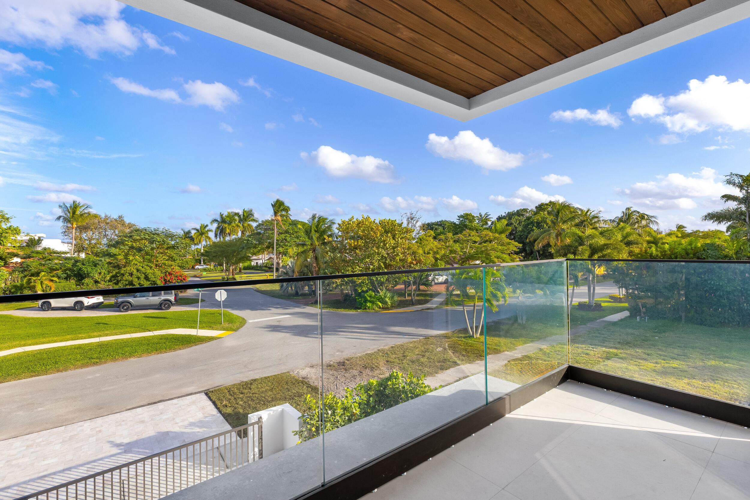 BOCA VILLAS - Residential