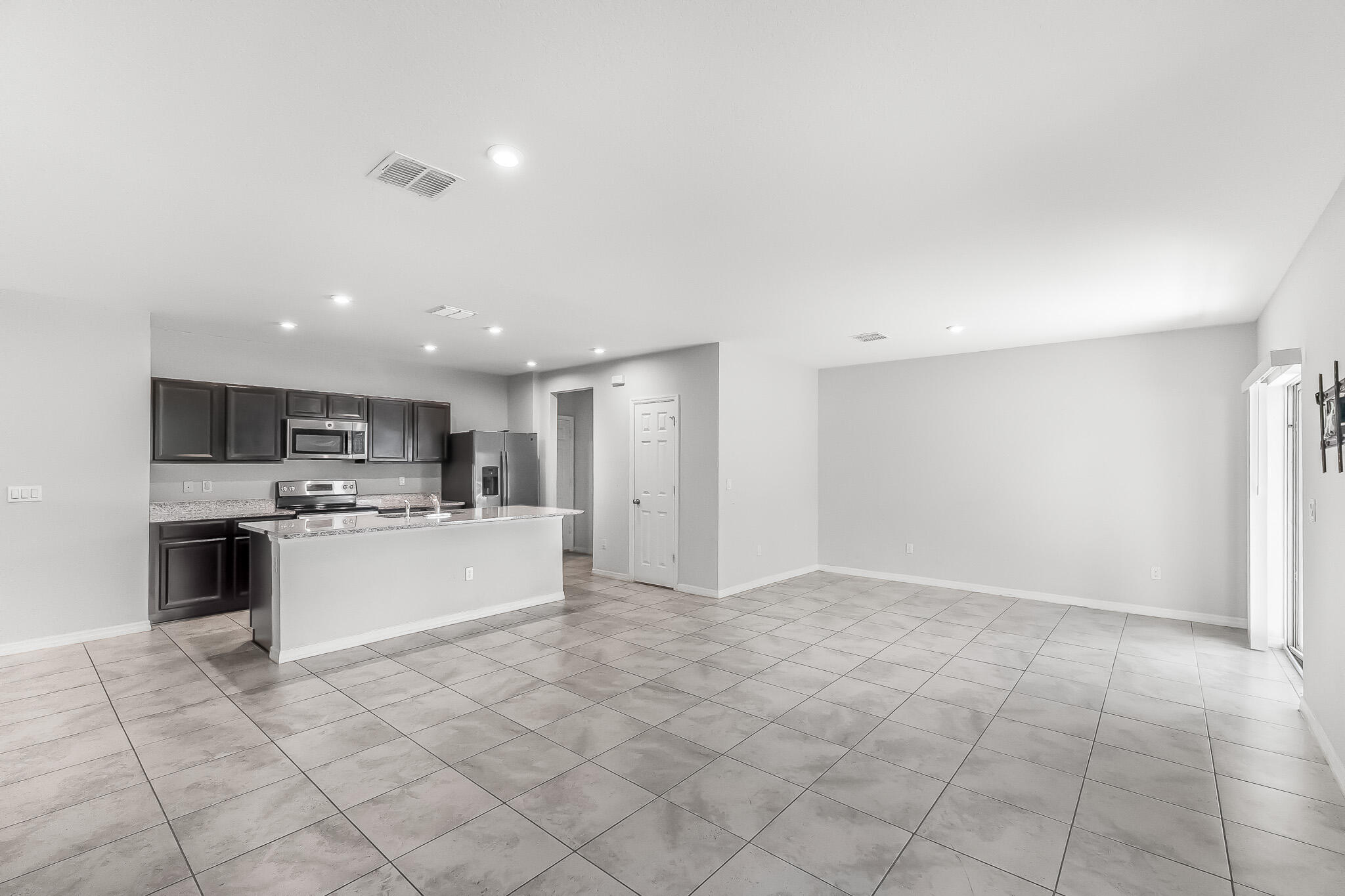 MAGNOLIA SQUARE - Residential