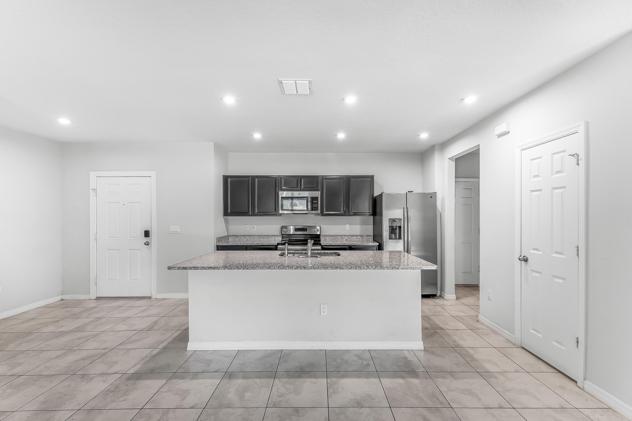 MAGNOLIA SQUARE - Residential