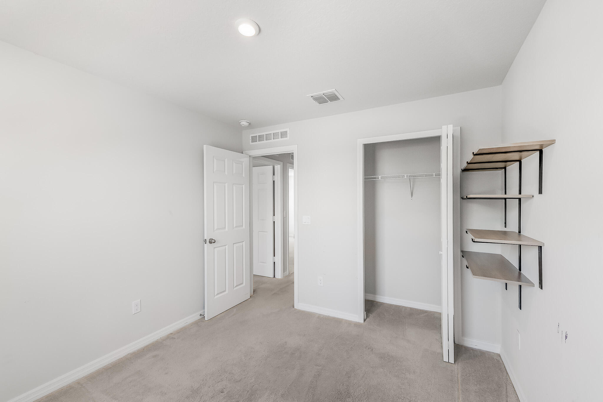 MAGNOLIA SQUARE - Residential