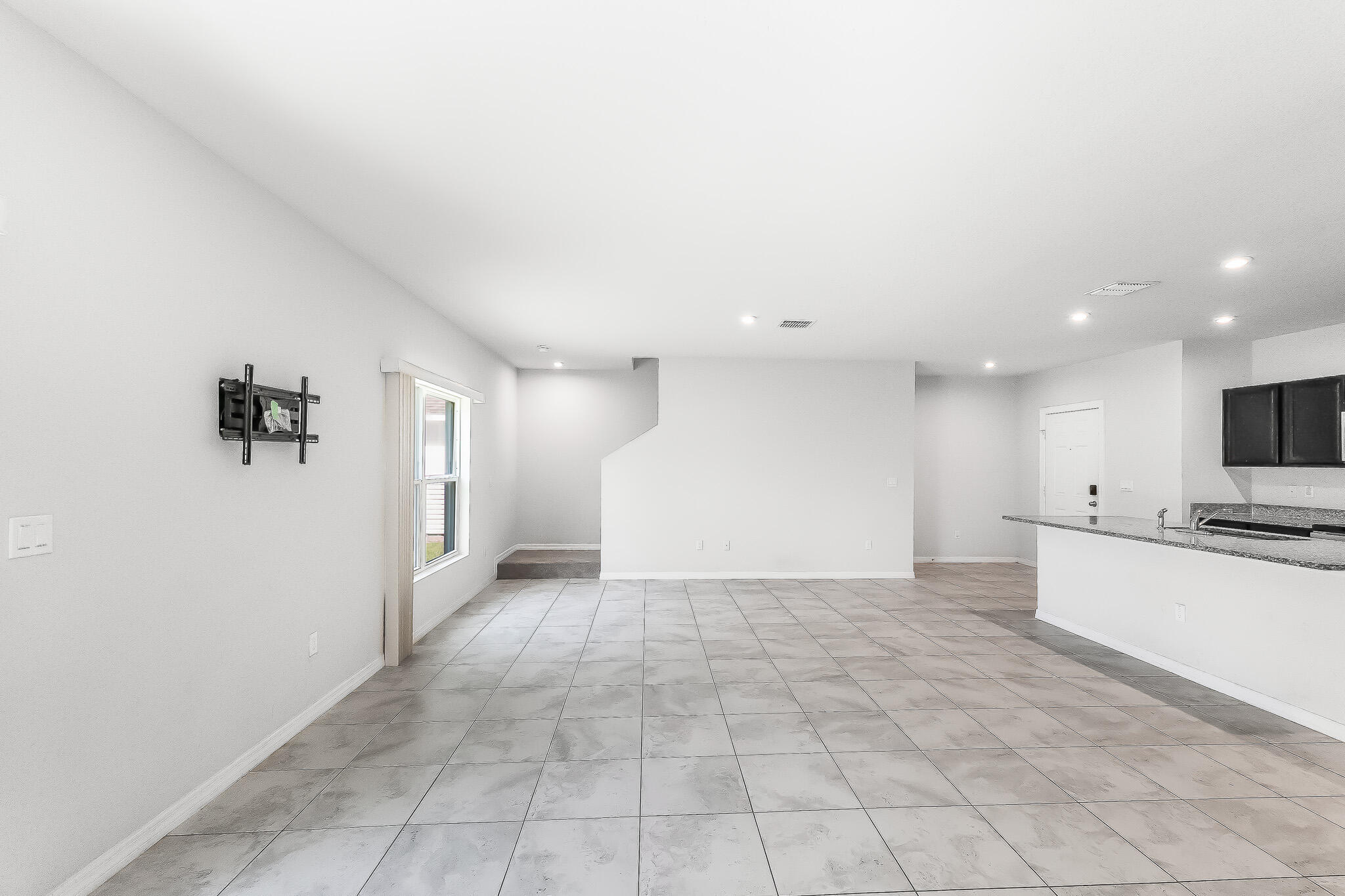 MAGNOLIA SQUARE - Residential