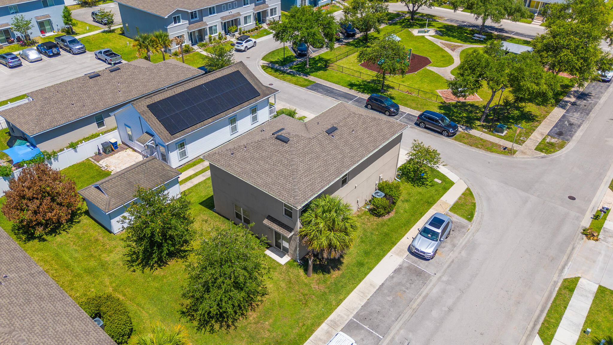 MAGNOLIA SQUARE - Residential