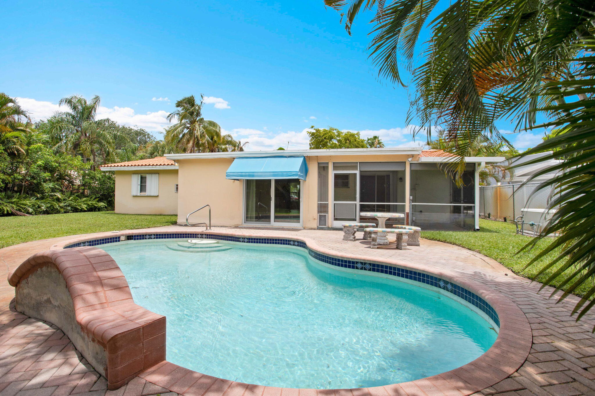 Mary Knoll - Residential