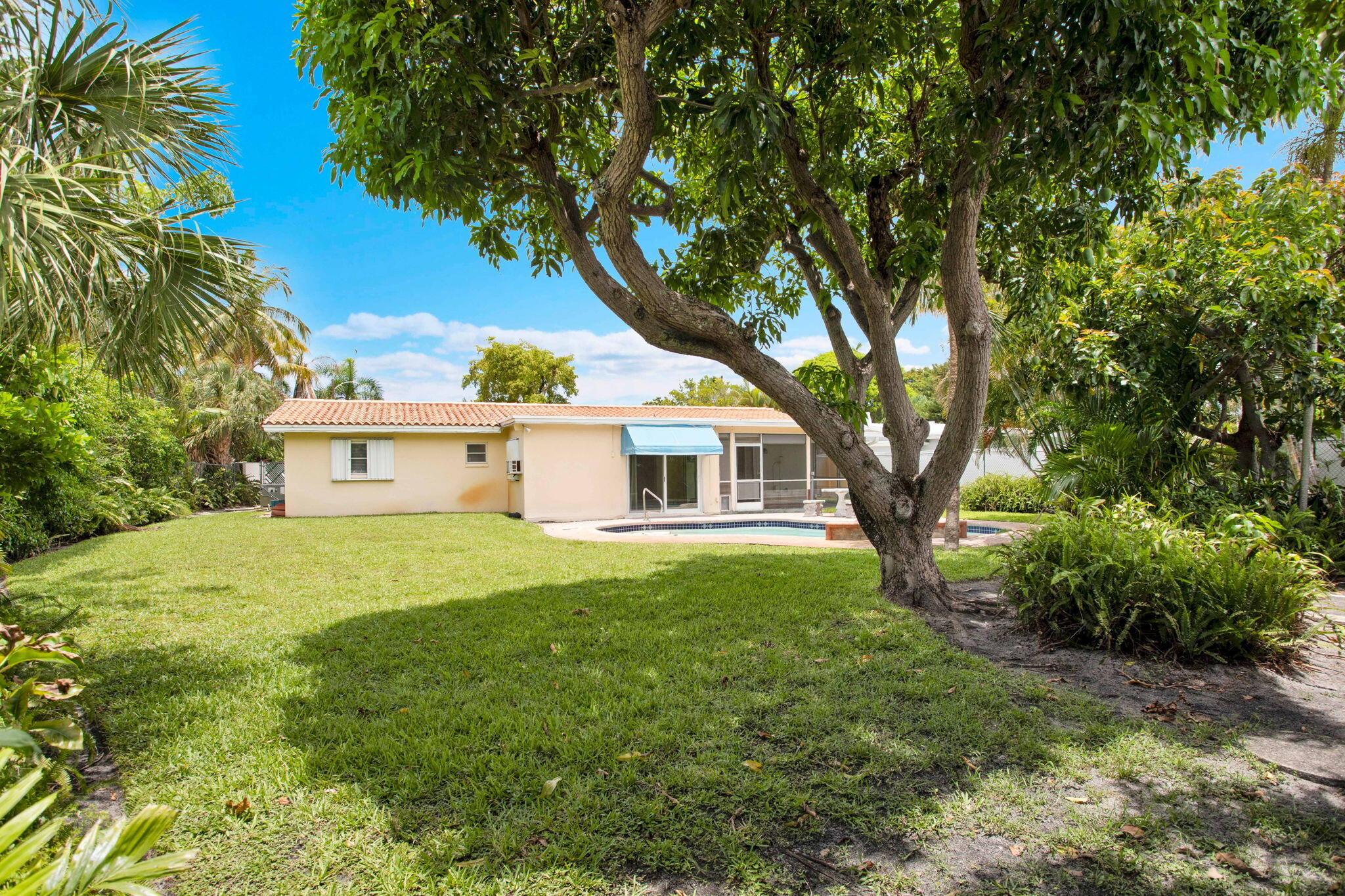 Mary Knoll - Residential