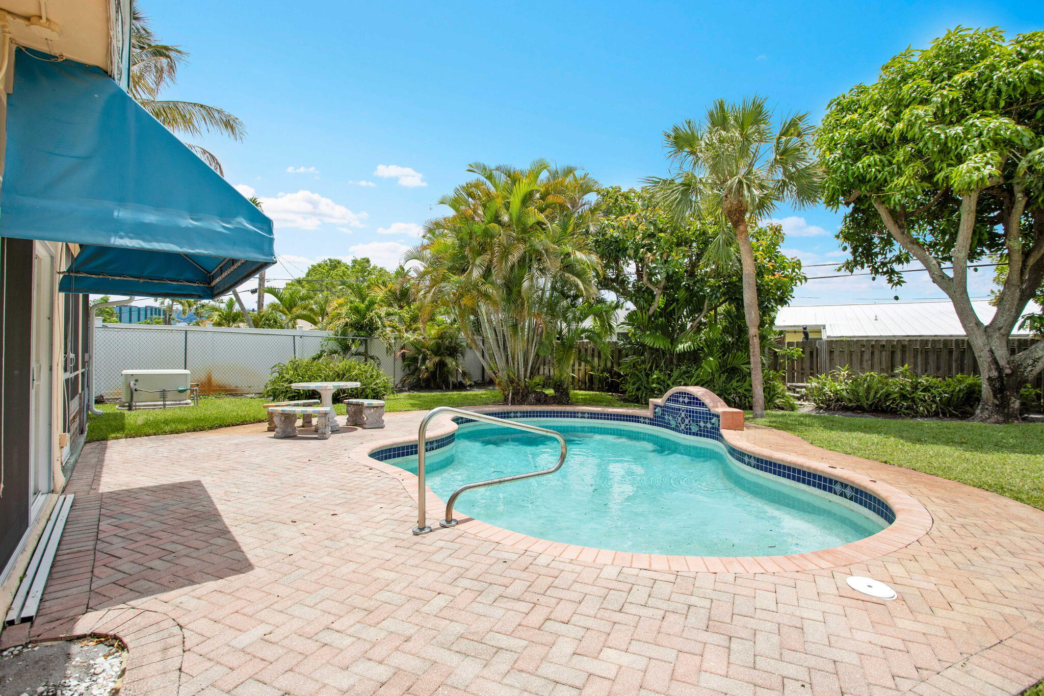 Mary Knoll - Residential