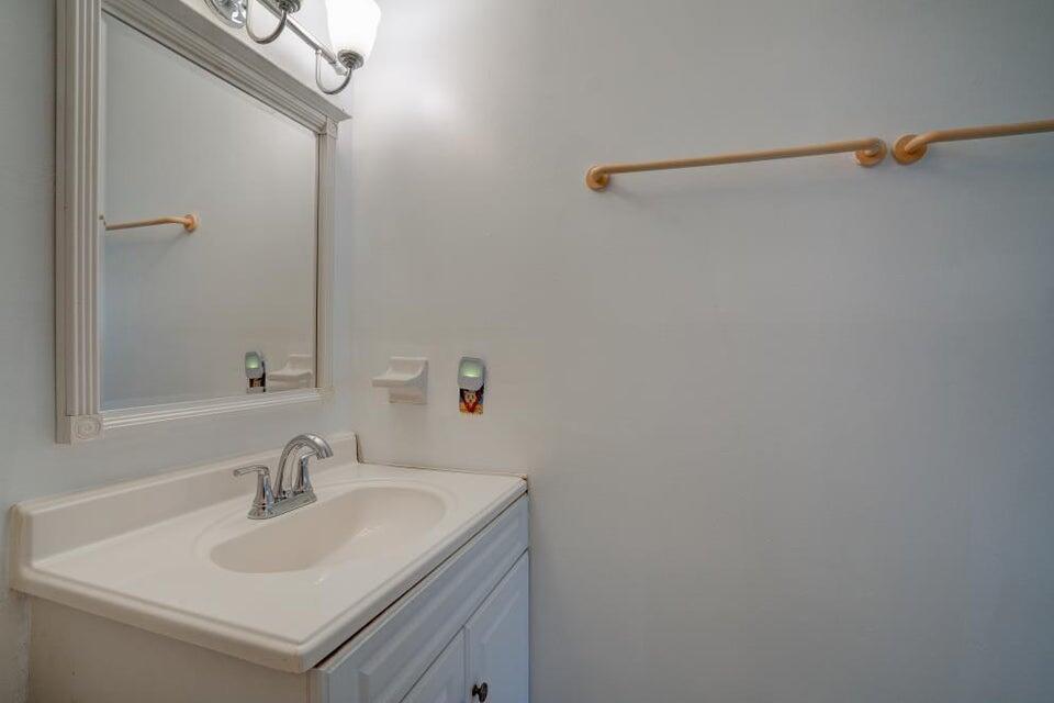 VILLAGE ROYALE CONDO 1 - Residential