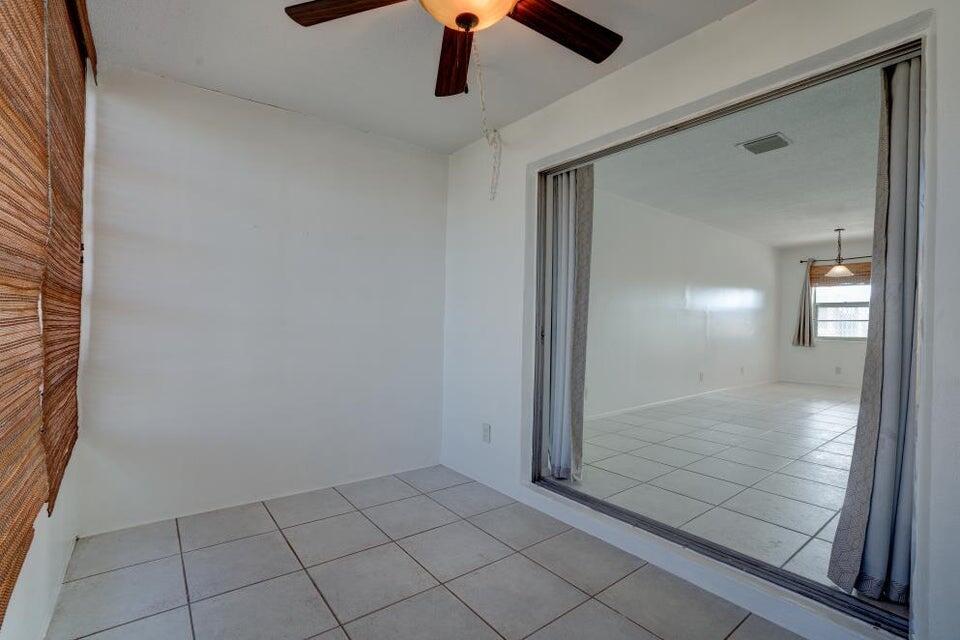 VILLAGE ROYALE CONDO 1 - Residential