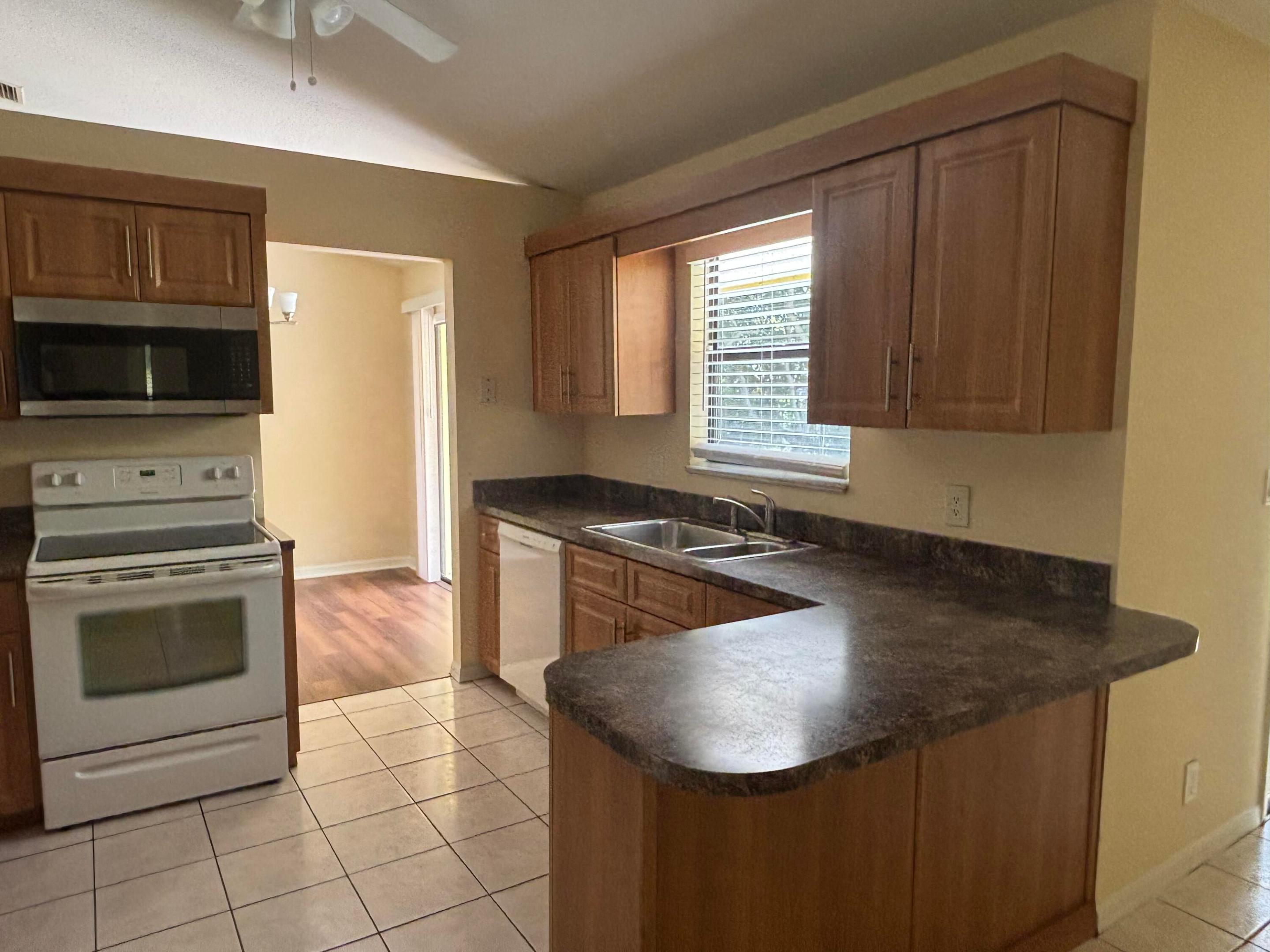 WESTFIELD AT WPB - Residential Lease