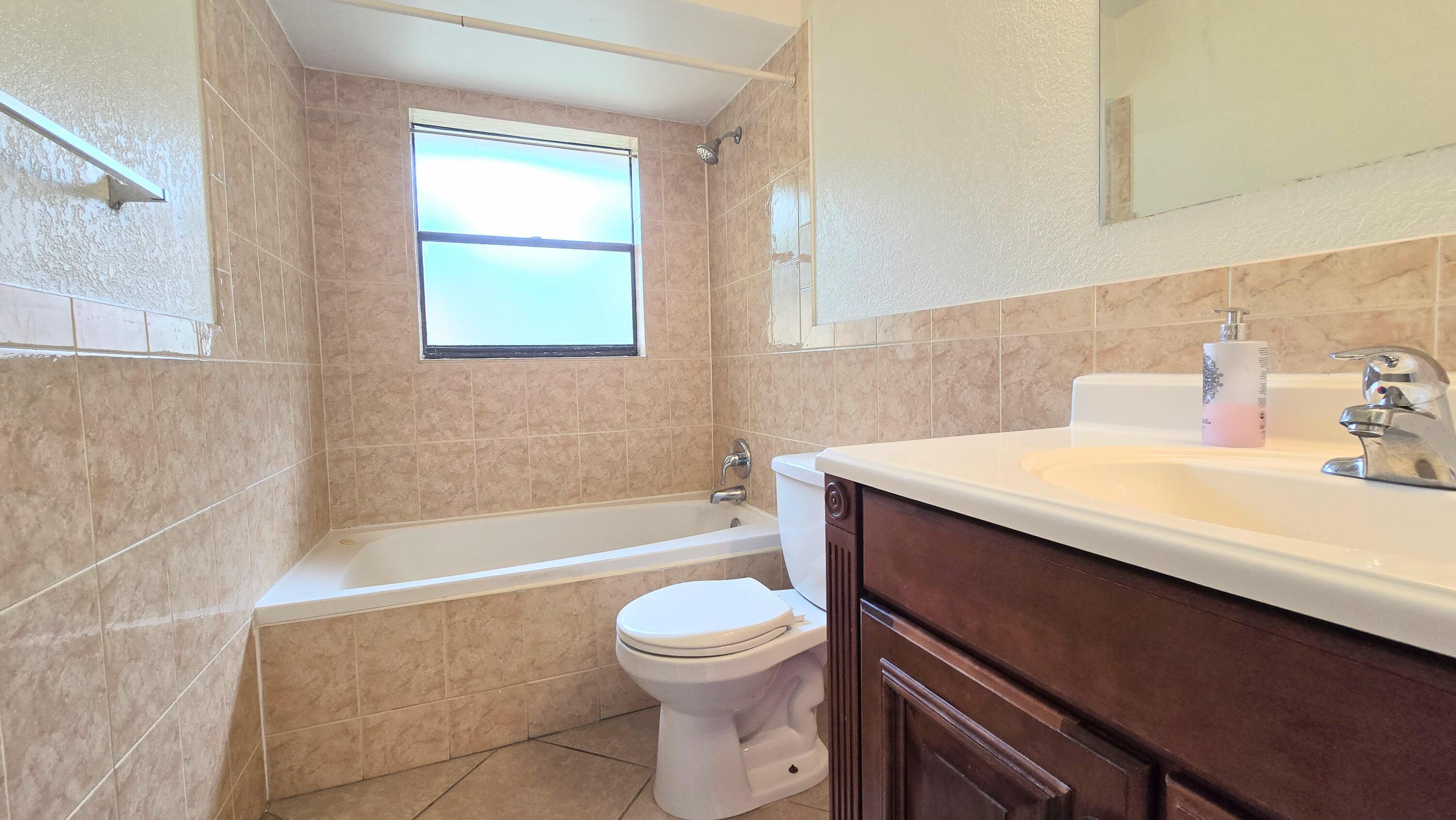 CORAL SPRINGS UNIVERSITY DRIVE - Residential Lease