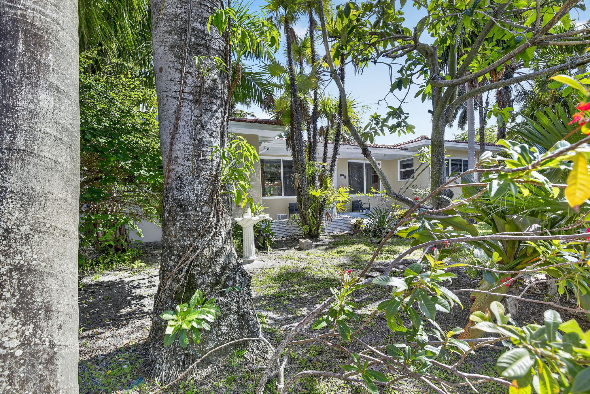 HOLLYWOOD LAKES SECTION - Residential
