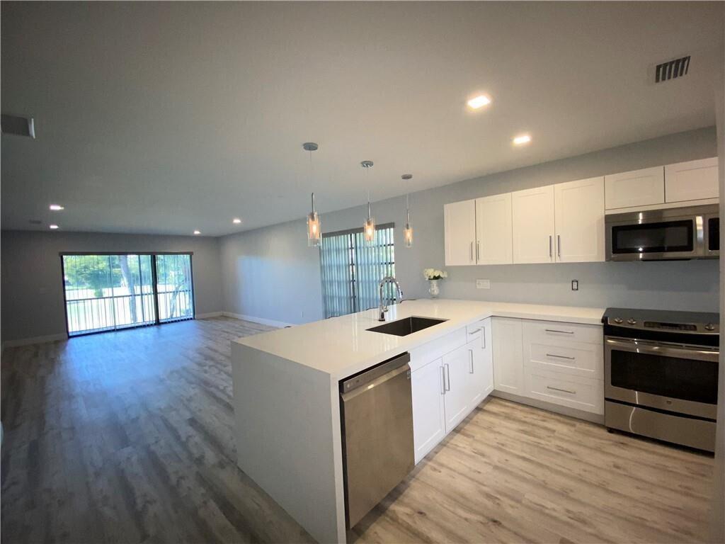 HORIZONS OF BOCA LAGO CONDO - Residential
