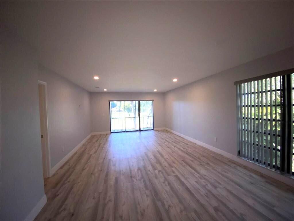HORIZONS OF BOCA LAGO CONDO - Residential