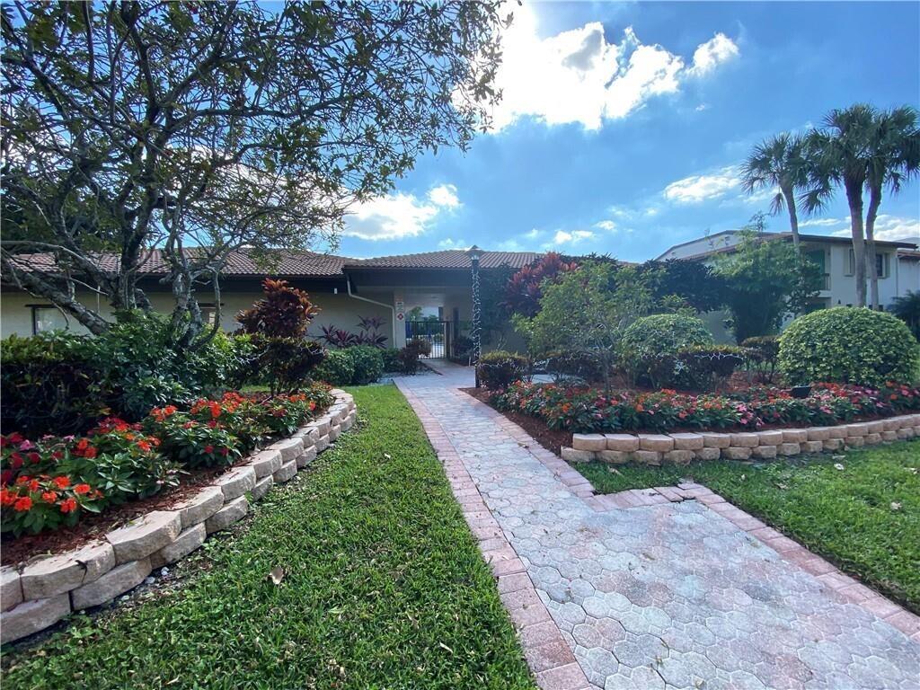 HORIZONS OF BOCA LAGO CONDO - Residential