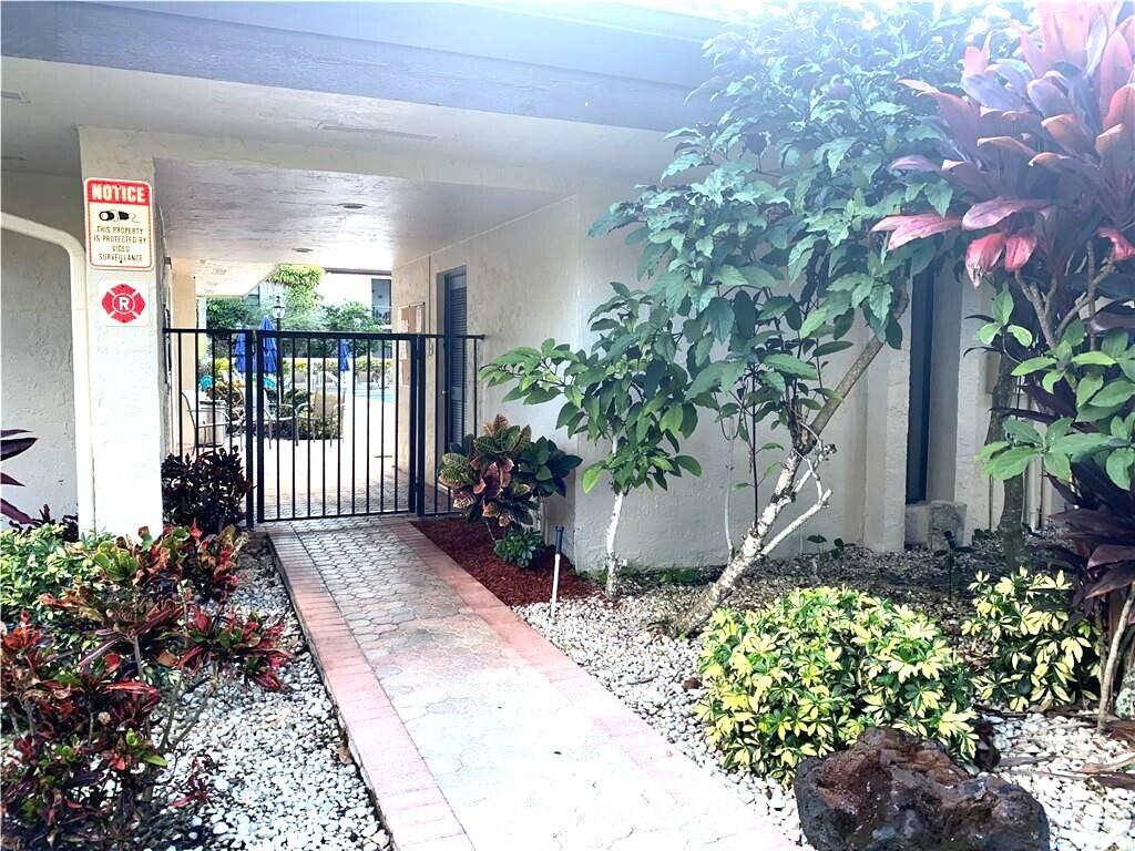 HORIZONS OF BOCA LAGO CONDO - Residential