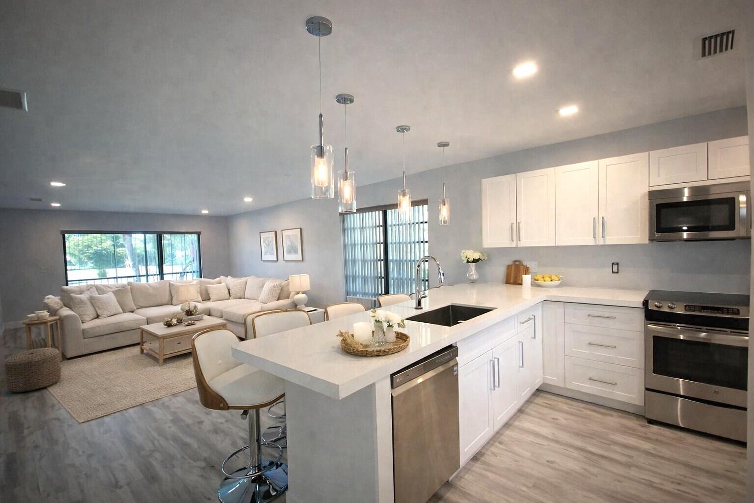 HORIZONS OF BOCA LAGO CONDO - Residential
